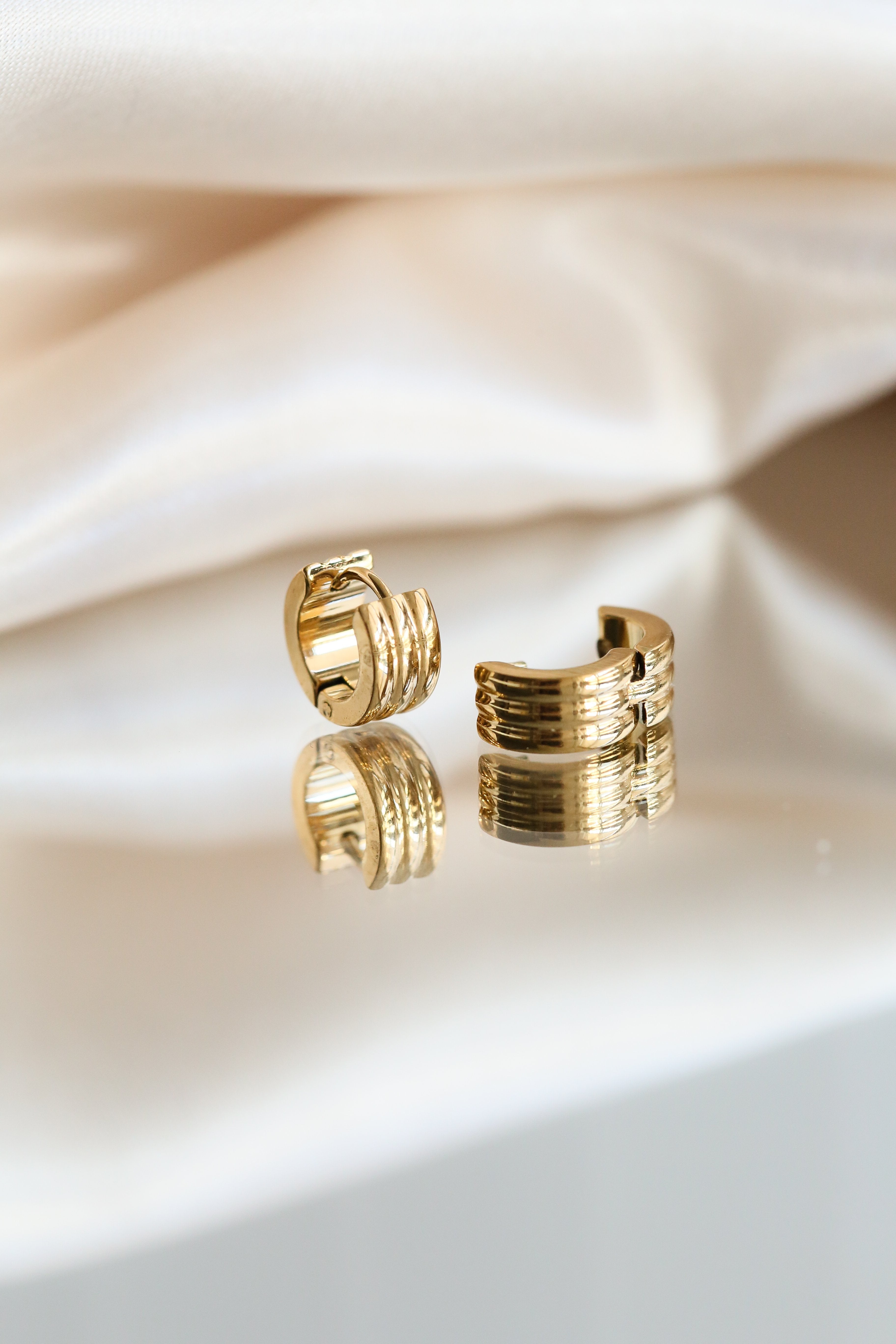 Mini hoops & Huggies | Boutique Minimaliste