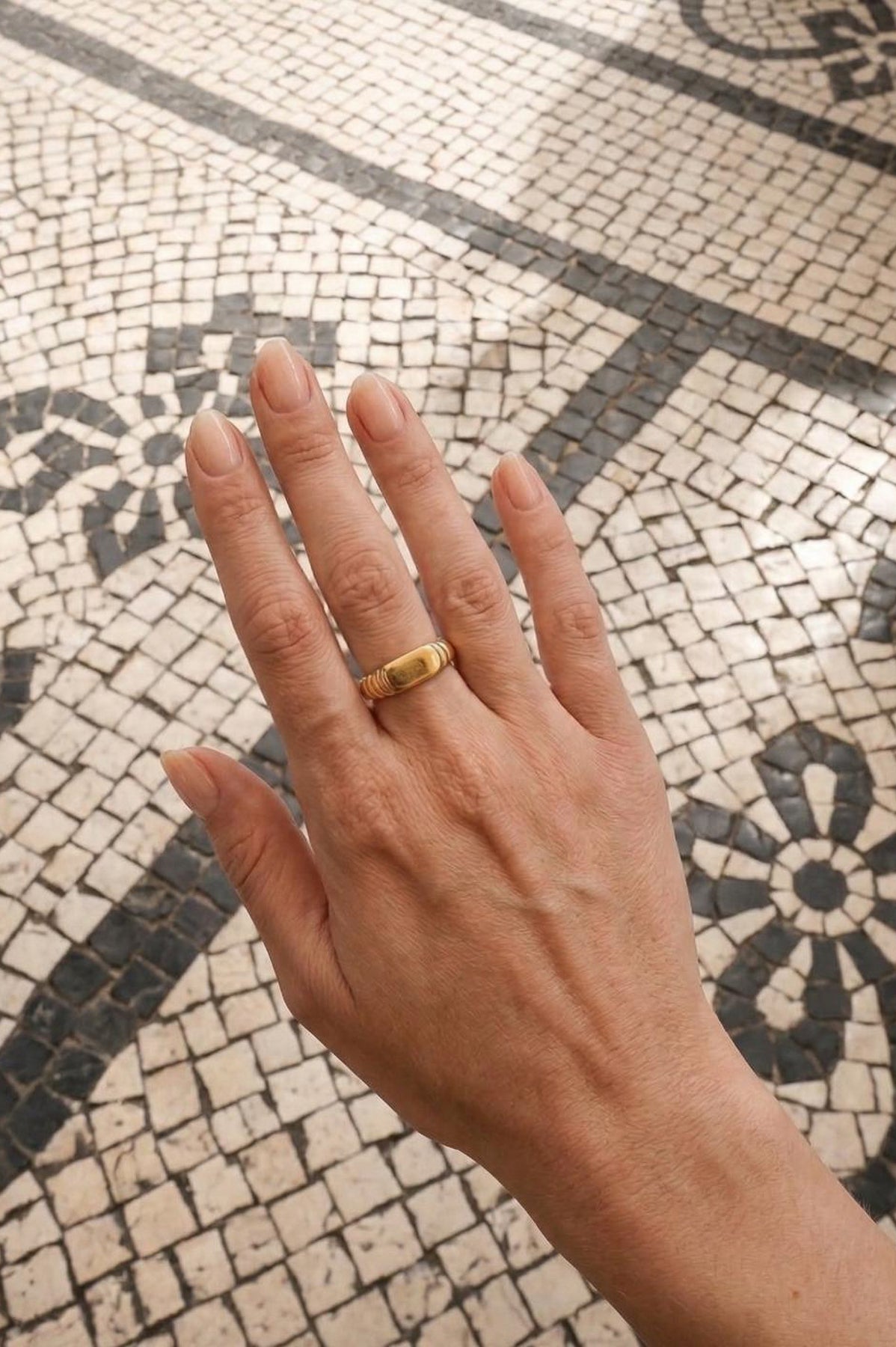 Manon Signet Ring