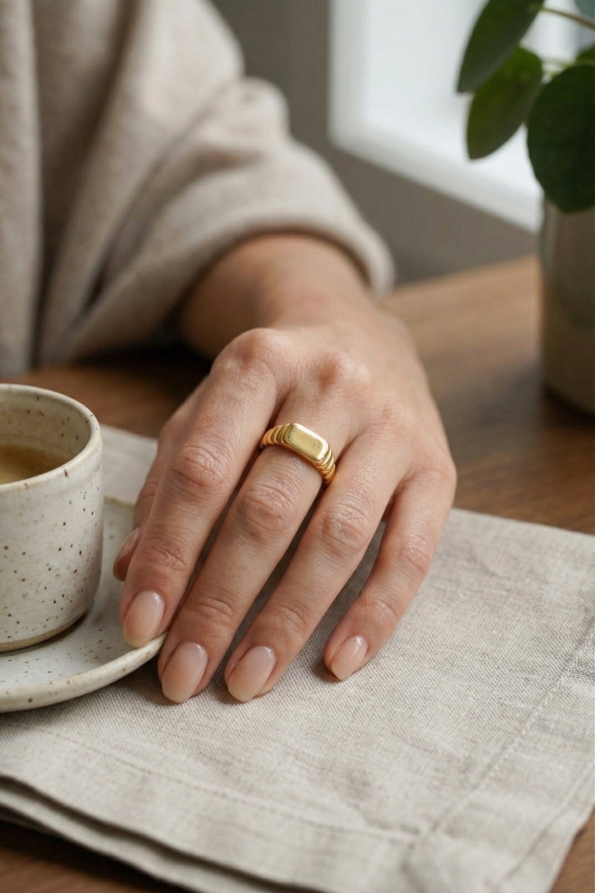 Manon Signet Ring
