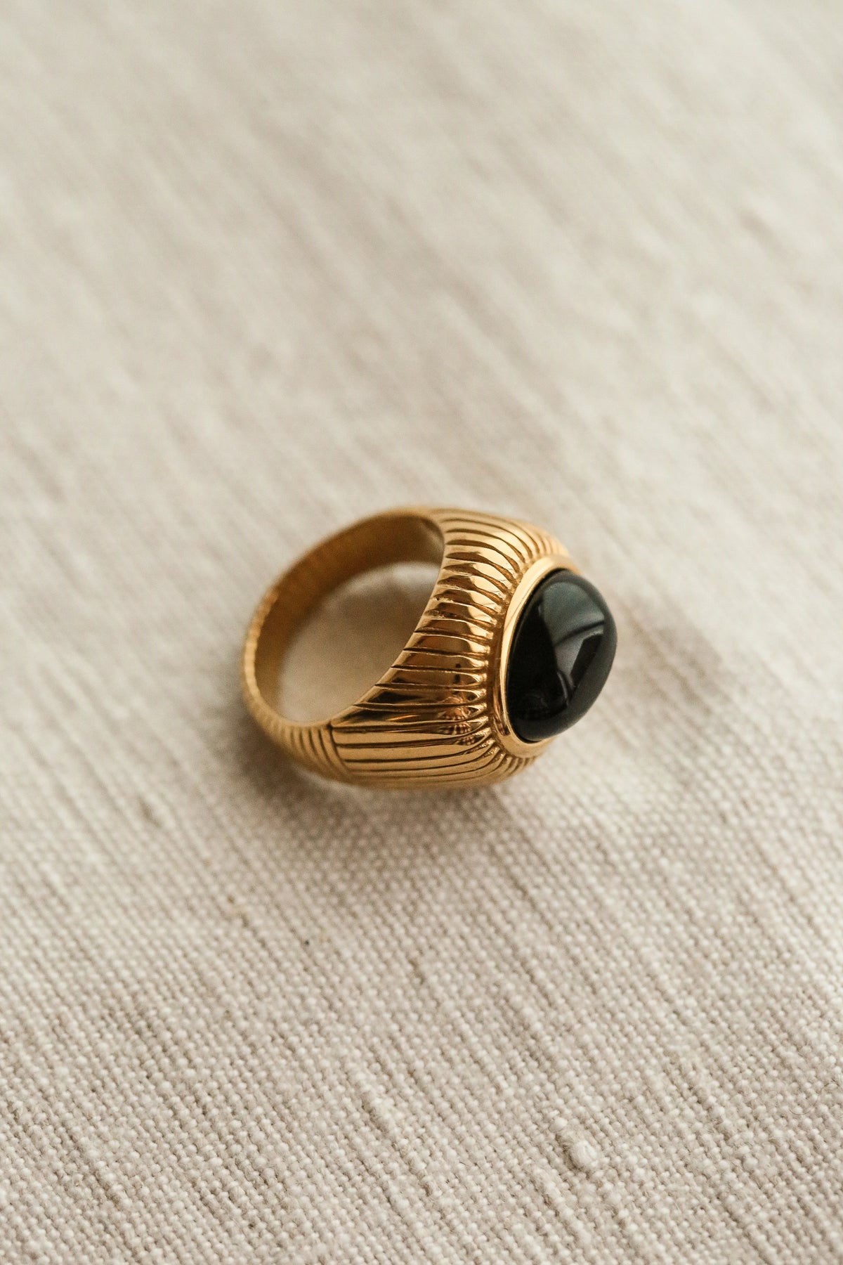 Mona Ring