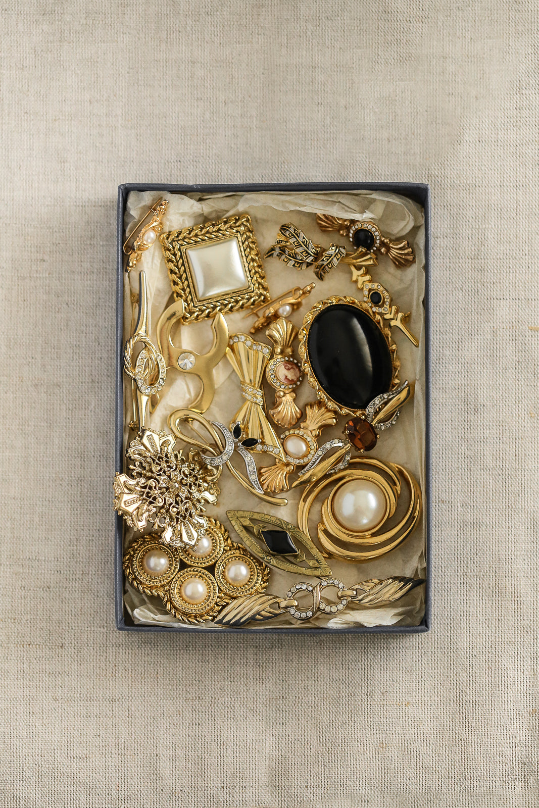 Mary (vintage) Brooch