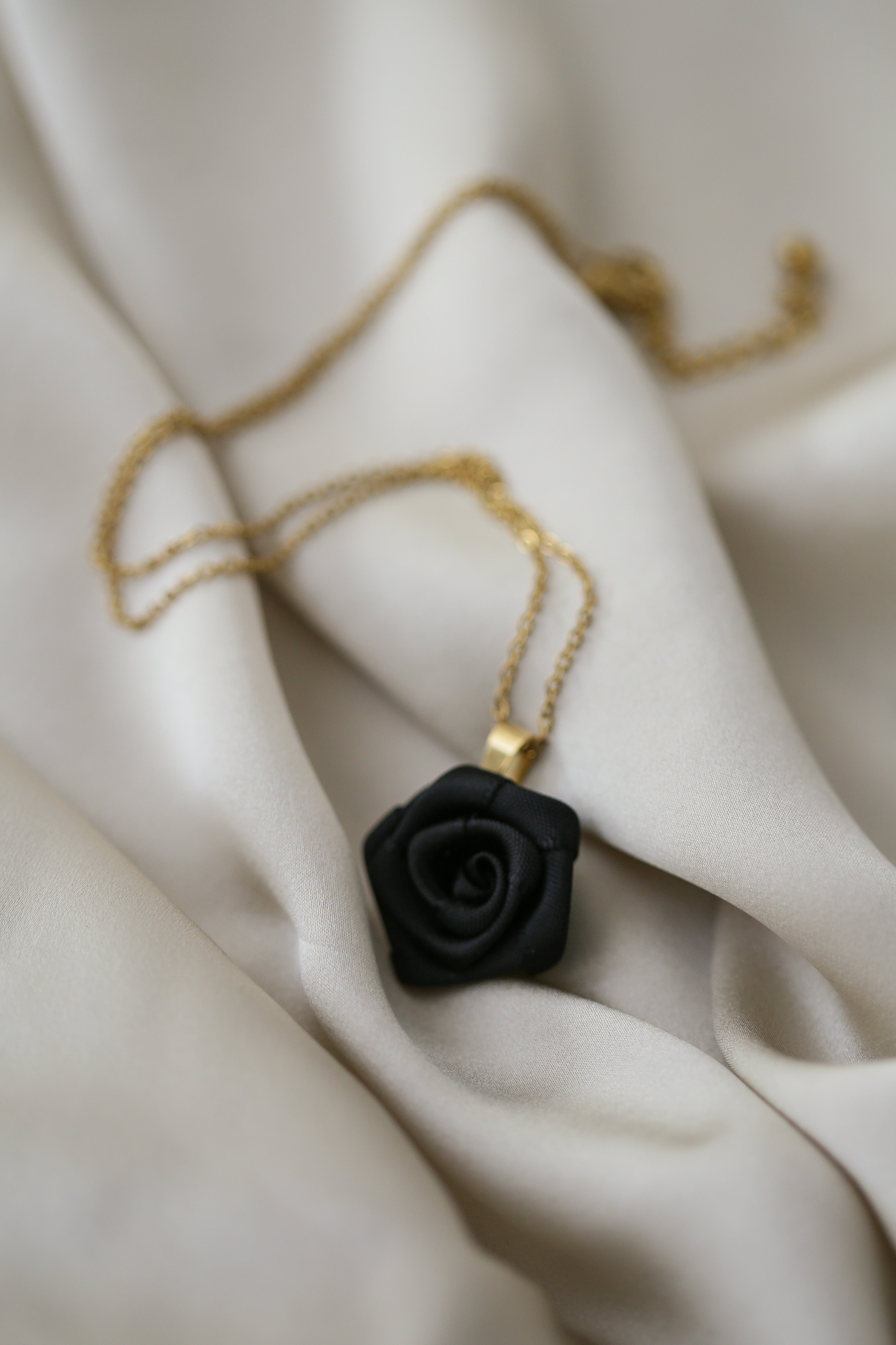 Xenopatra Rose Necklace