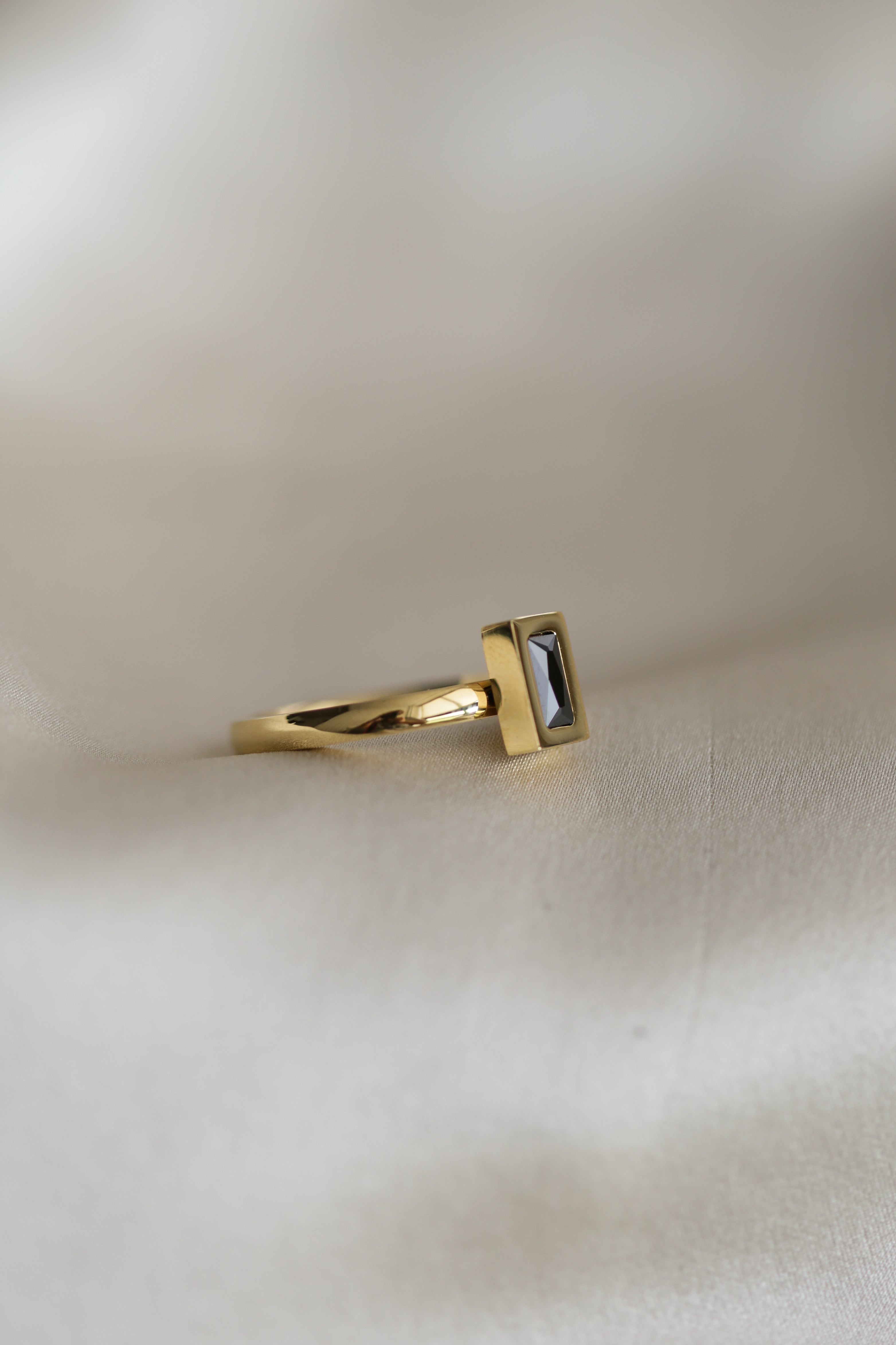 Zita Ring