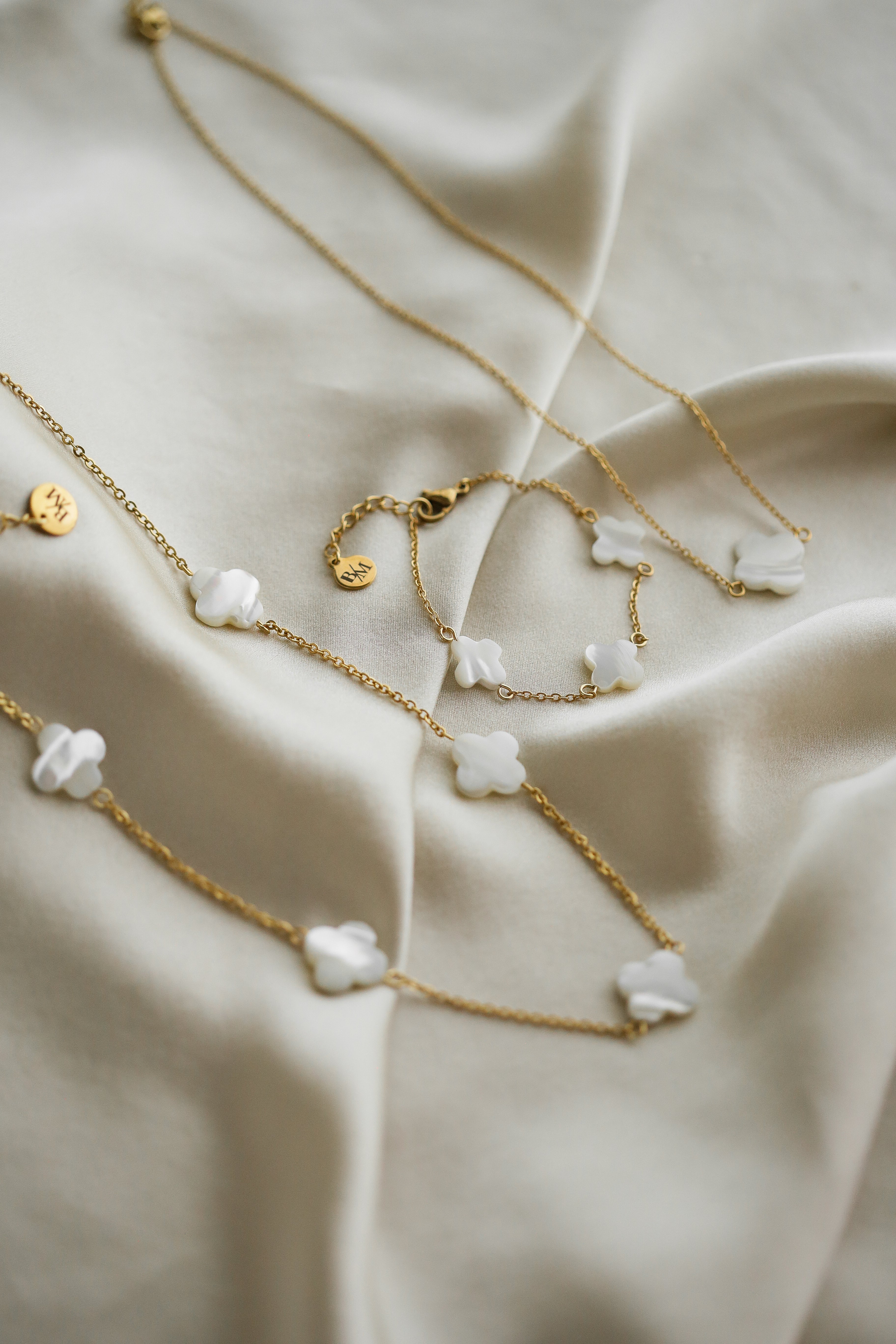 Abigail Bracelet - Boutique Minimaliste has waterproof, durable, elegant and vintage inspired jewelry