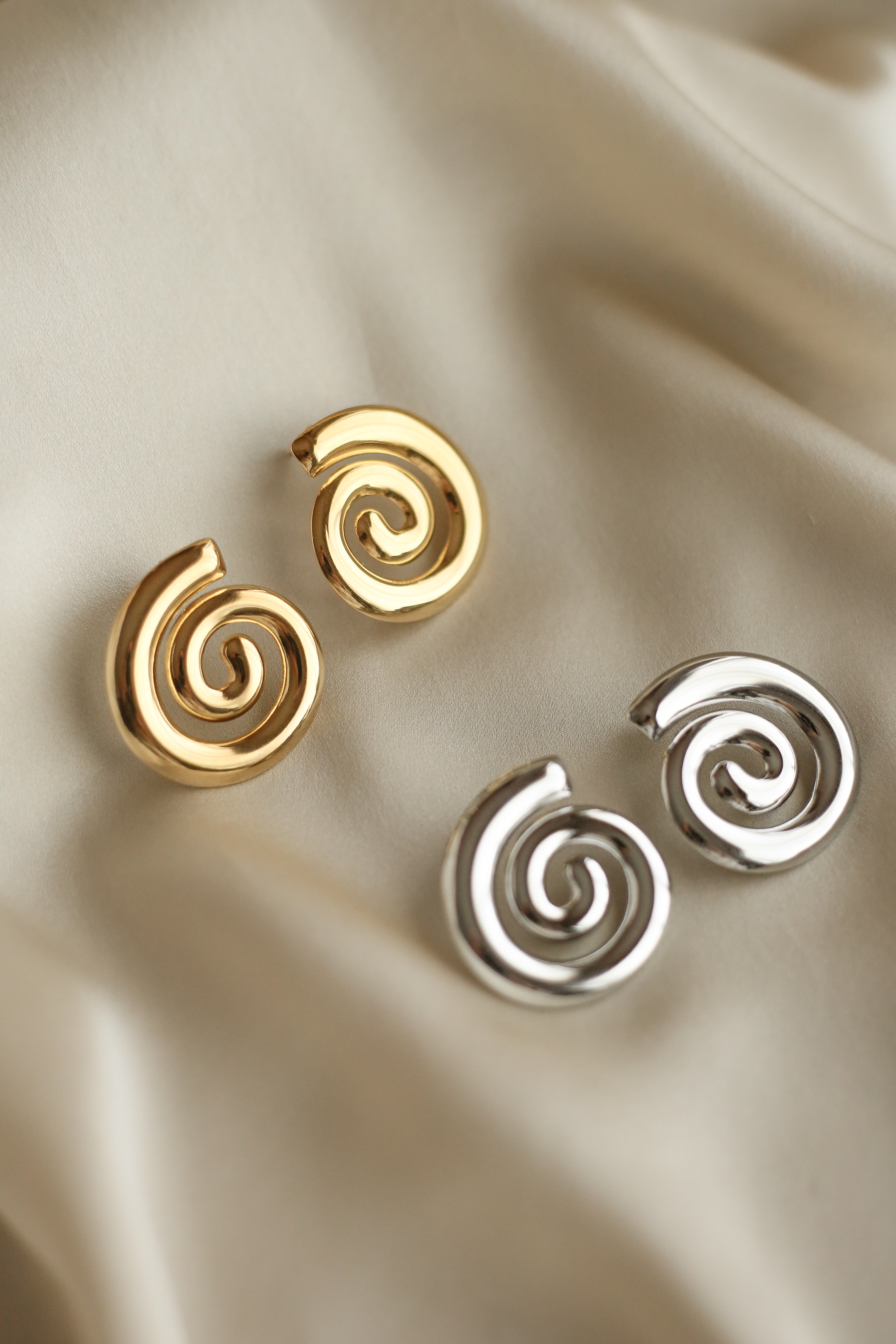 Alba Statement Earrings - Boutique Minimaliste has waterproof, durable, elegant and vintage inspired jewelry