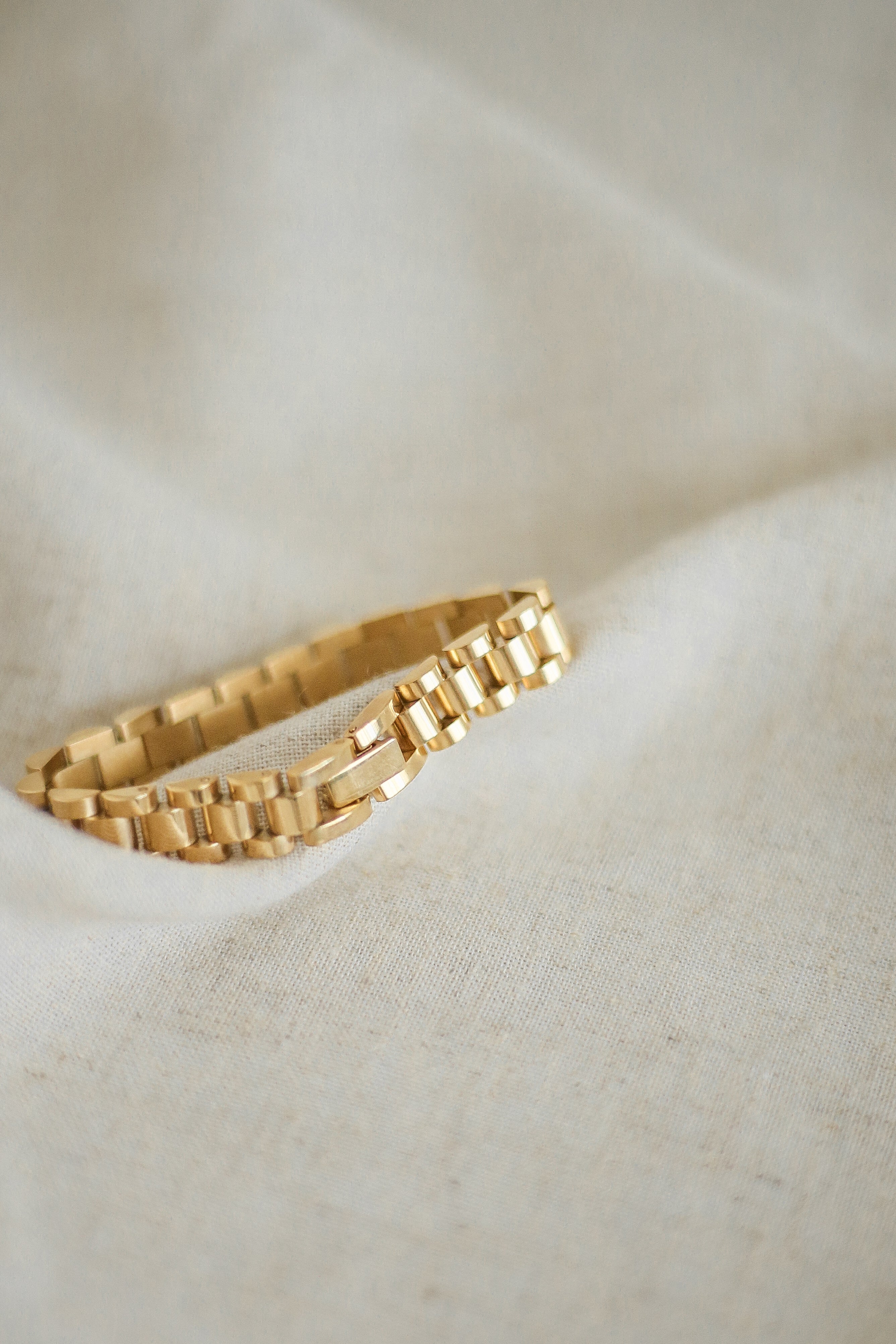 Alouette Bracelet - has waterproof, durable, elegant and vintage inspired jewelry