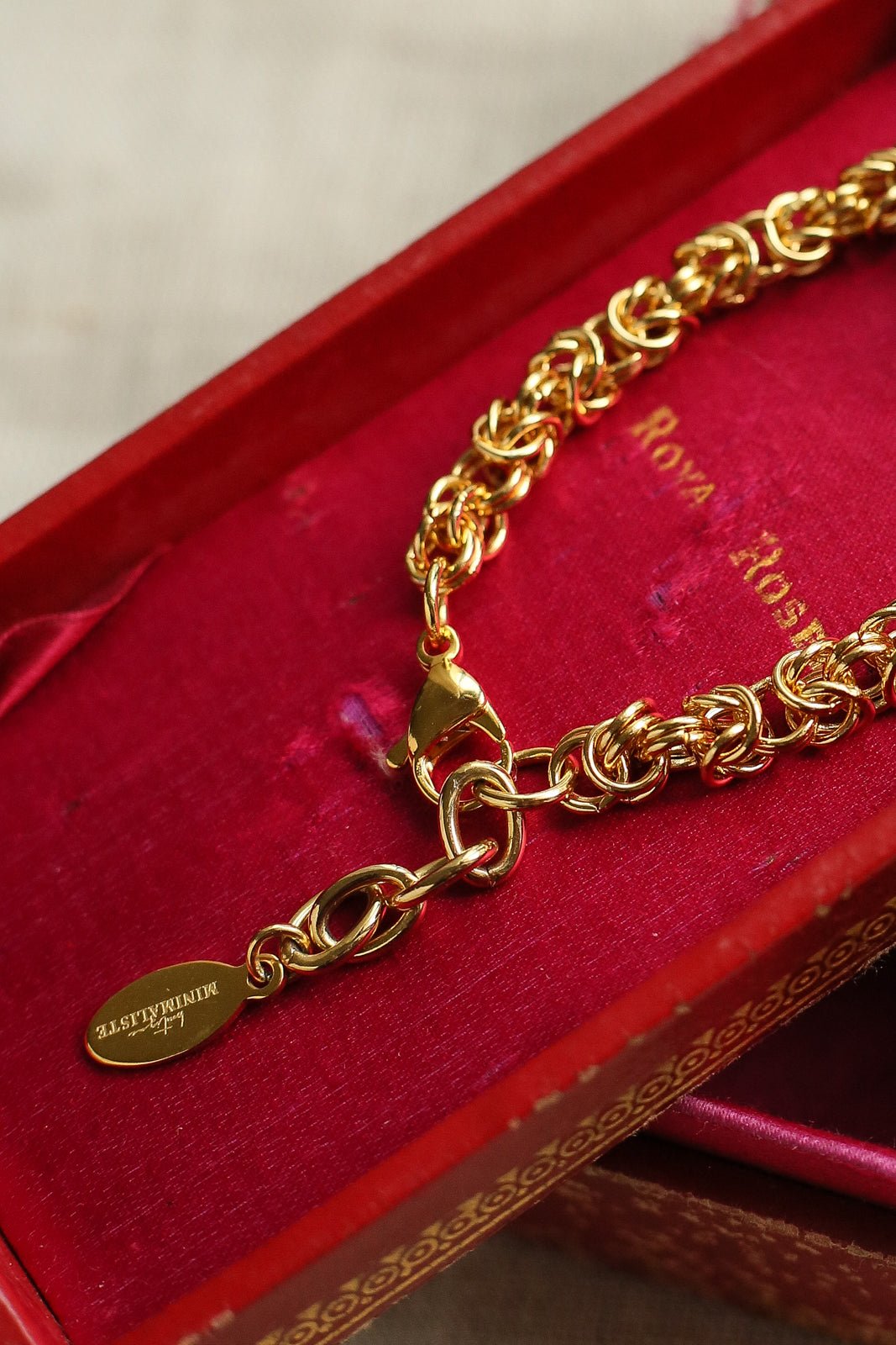 Amara (vintage) Bracelet - has waterproof, durable, elegant and vintage inspired jewelry