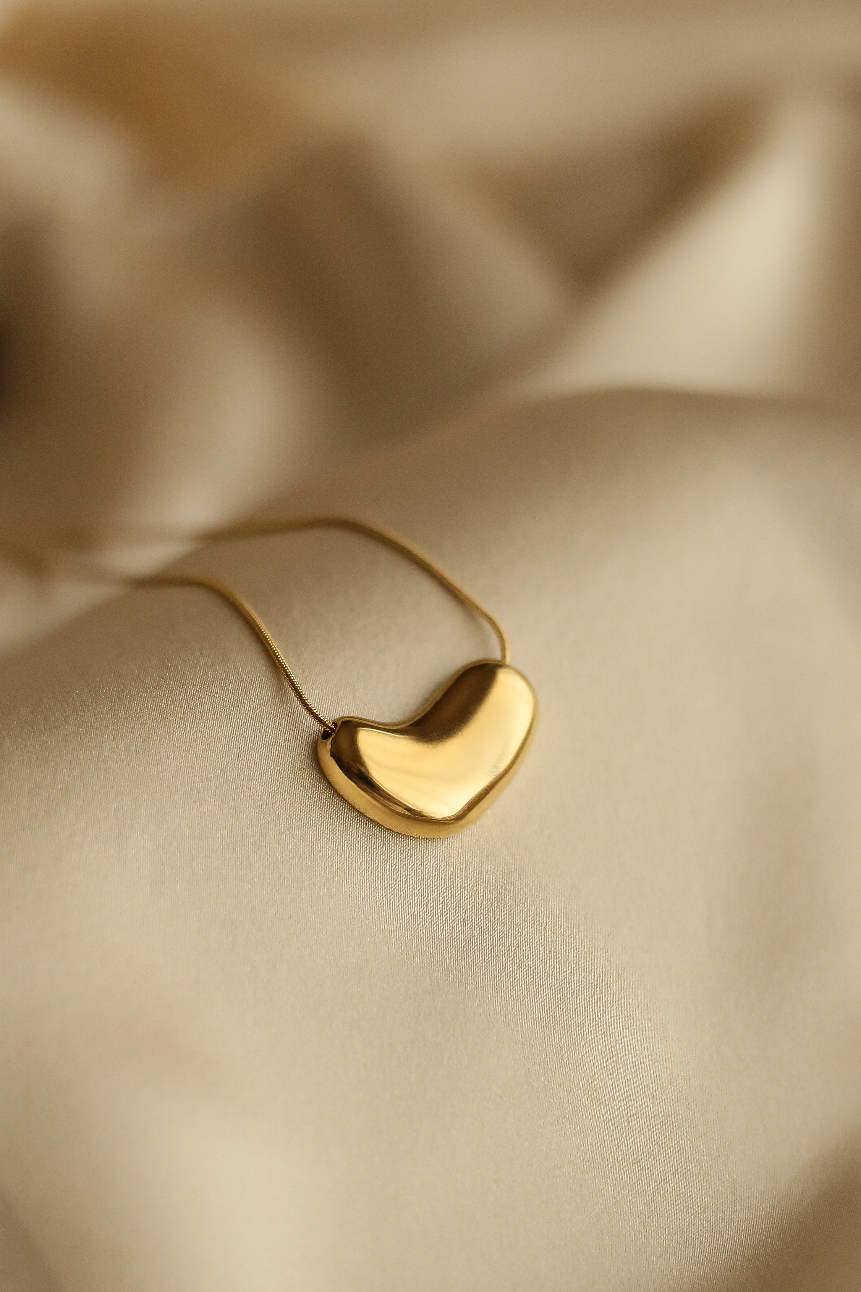 Andrea Necklace - Boutique Minimaliste has waterproof, durable, elegant and vintage inspired jewelry
