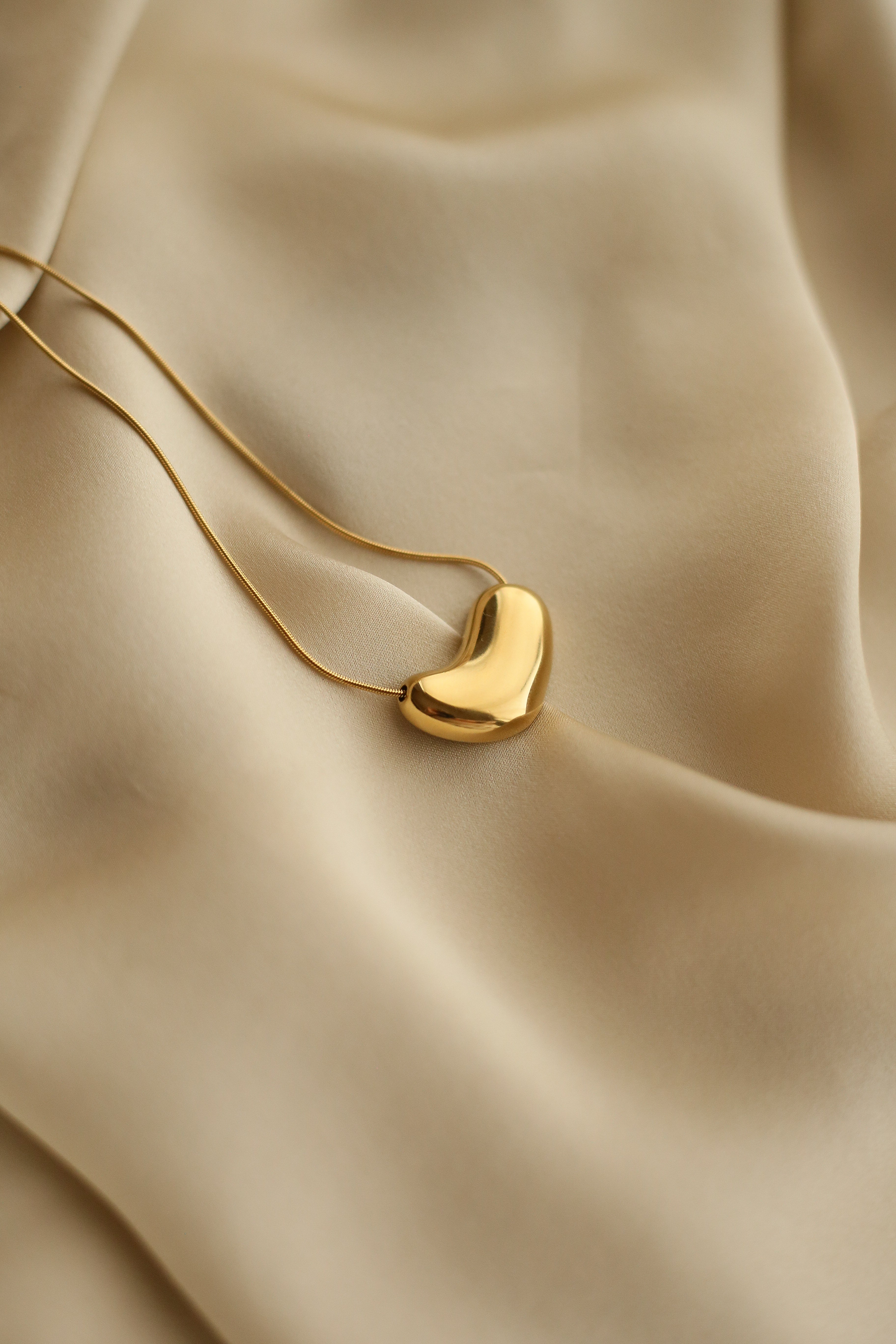 Andrea Necklace - Boutique Minimaliste has waterproof, durable, elegant and vintage inspired jewelry