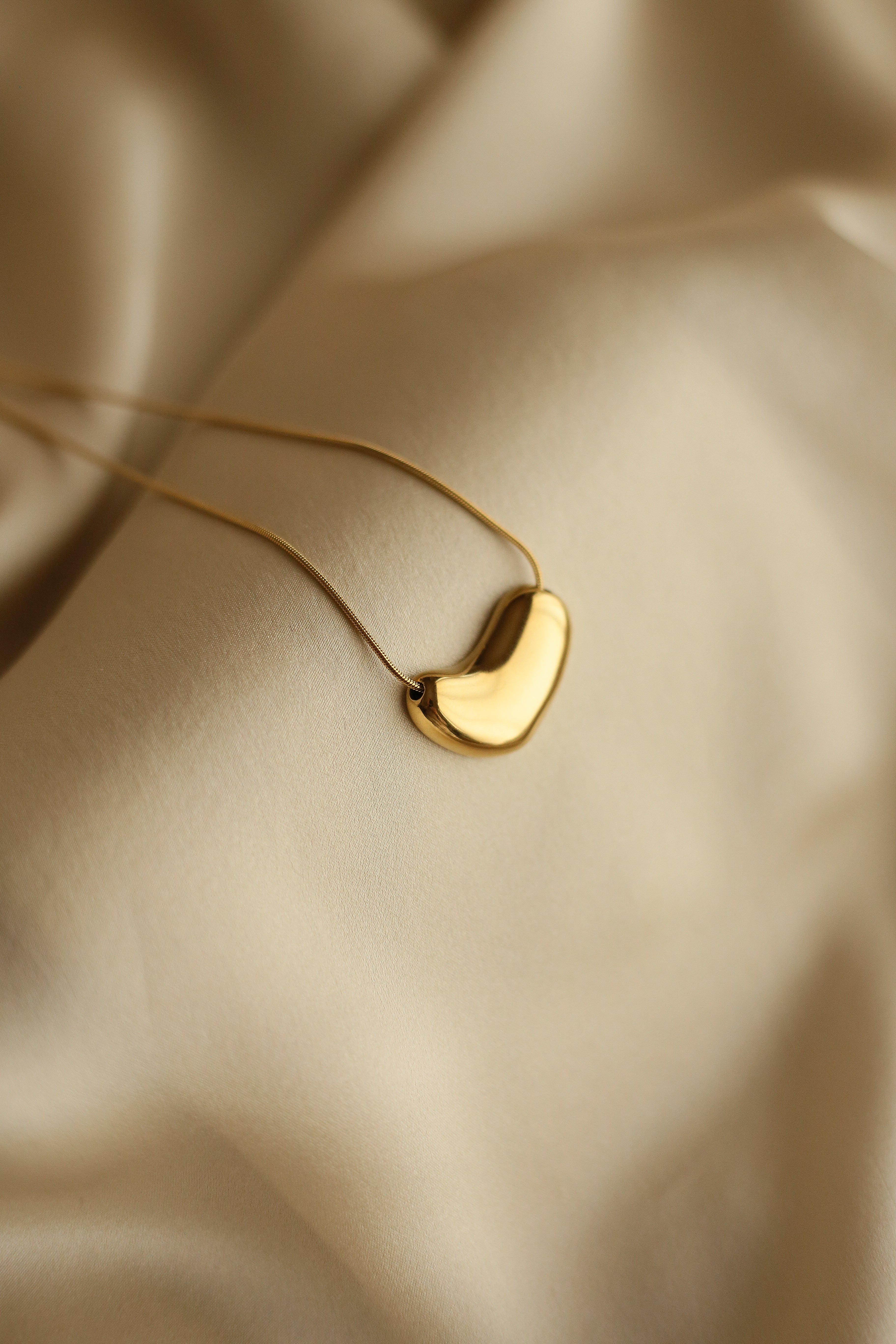 Andrea Necklace - Boutique Minimaliste has waterproof, durable, elegant and vintage inspired jewelry