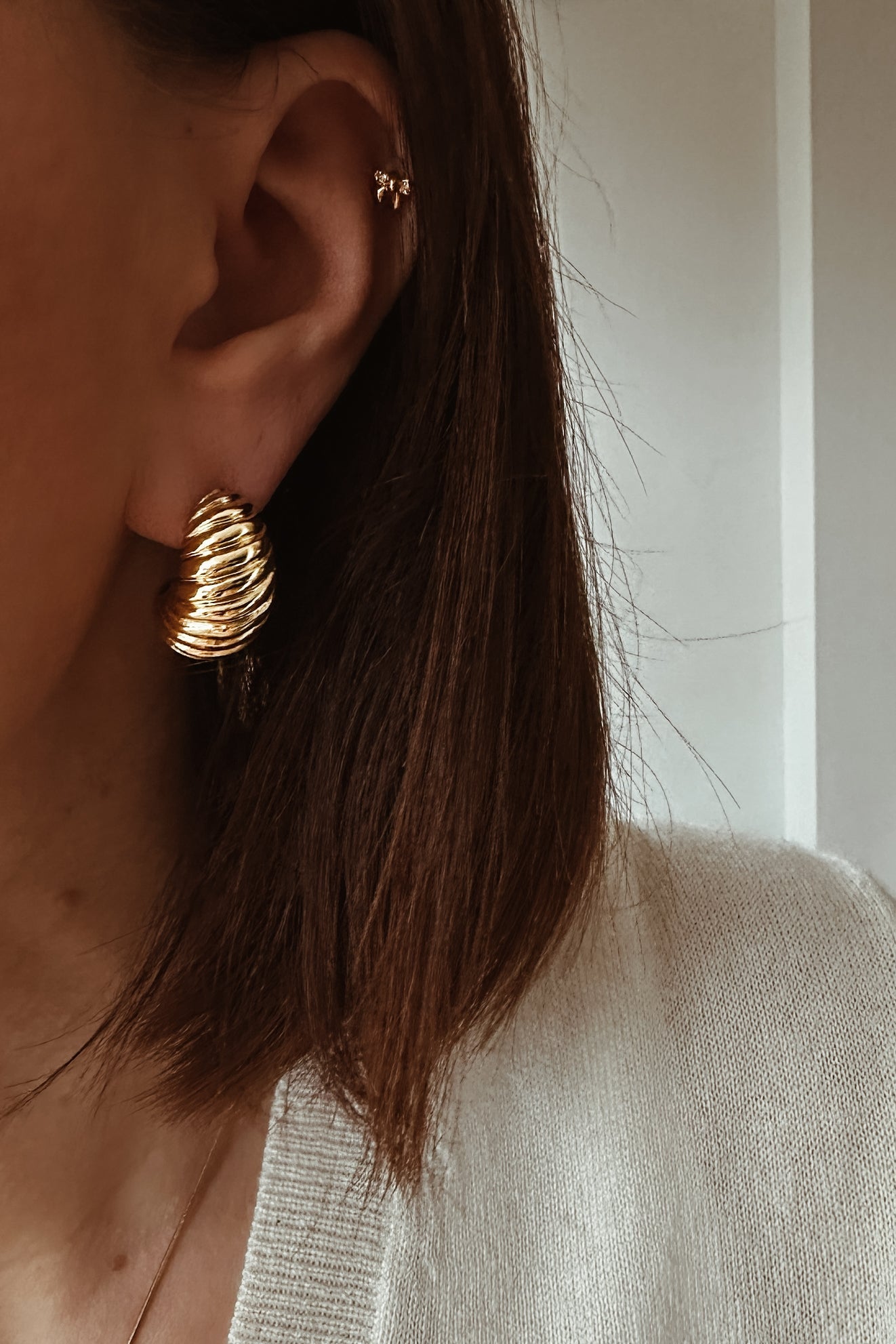 Aria Hoops - Boutique Minimaliste has waterproof, durable, elegant and vintage inspired jewelry