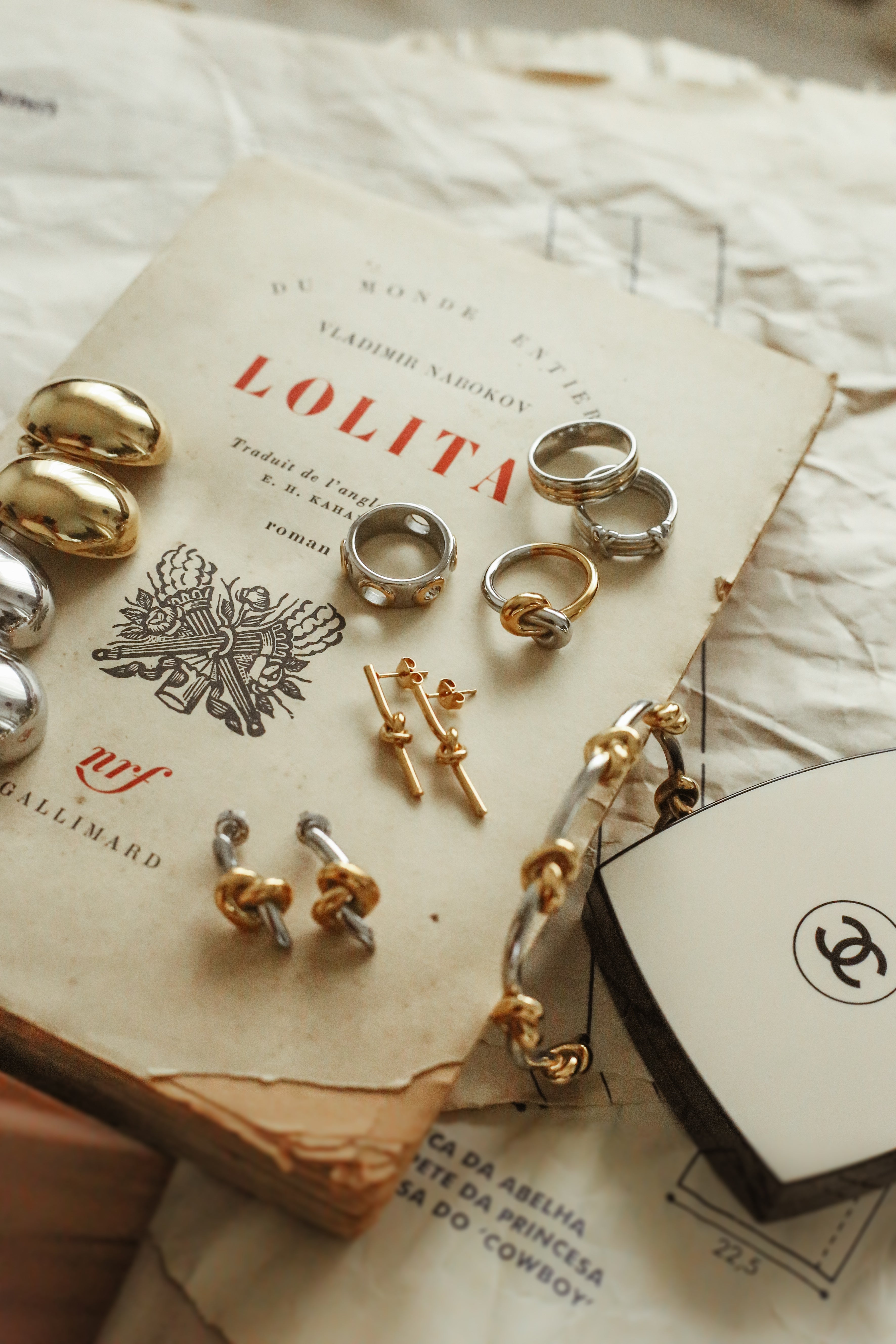 Axelle Ring - has waterproof, durable, elegant and vintage inspired jewelry