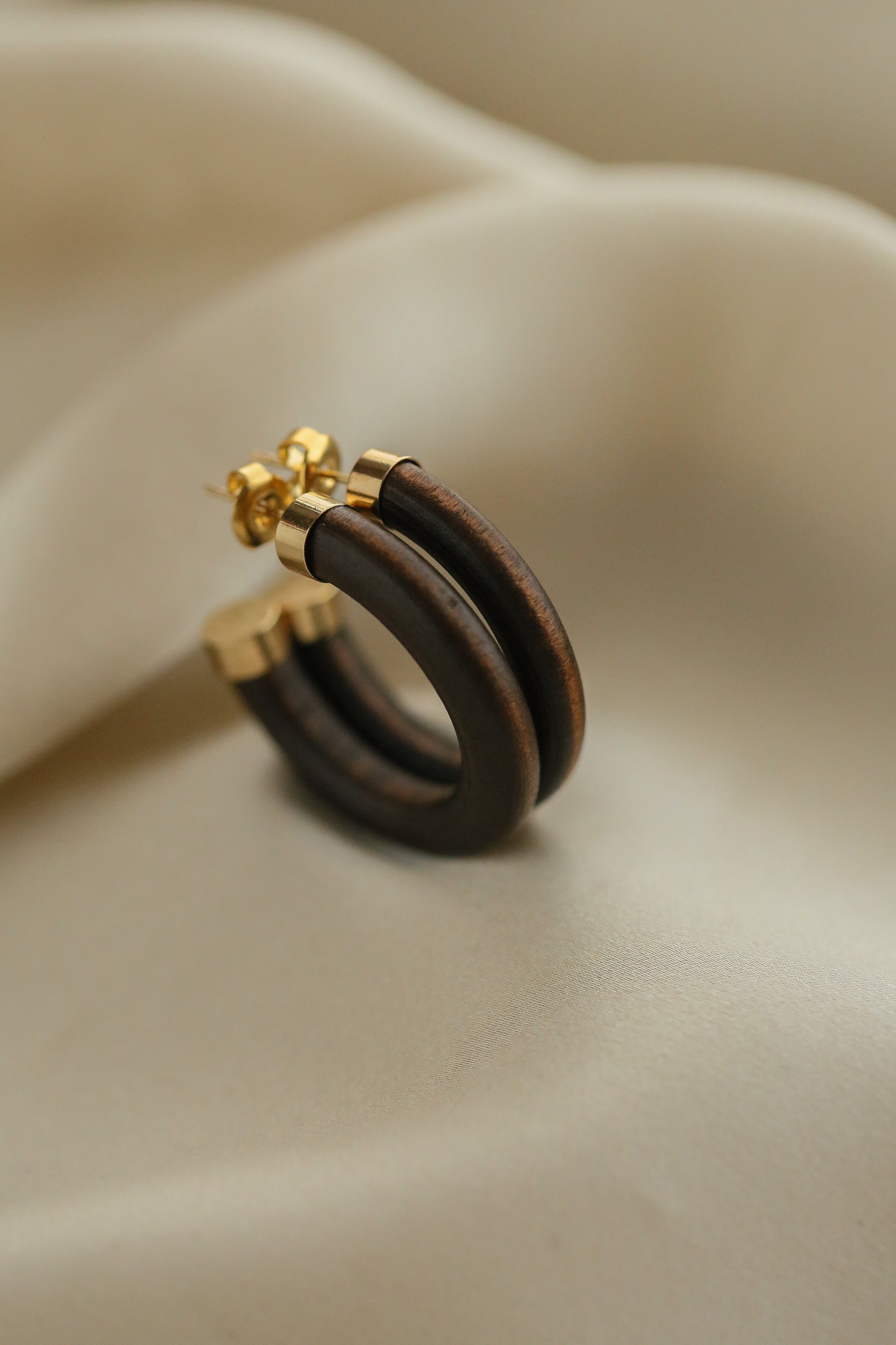 Babi Hoops - Boutique Minimaliste has waterproof, durable, elegant and vintage inspired jewelry
