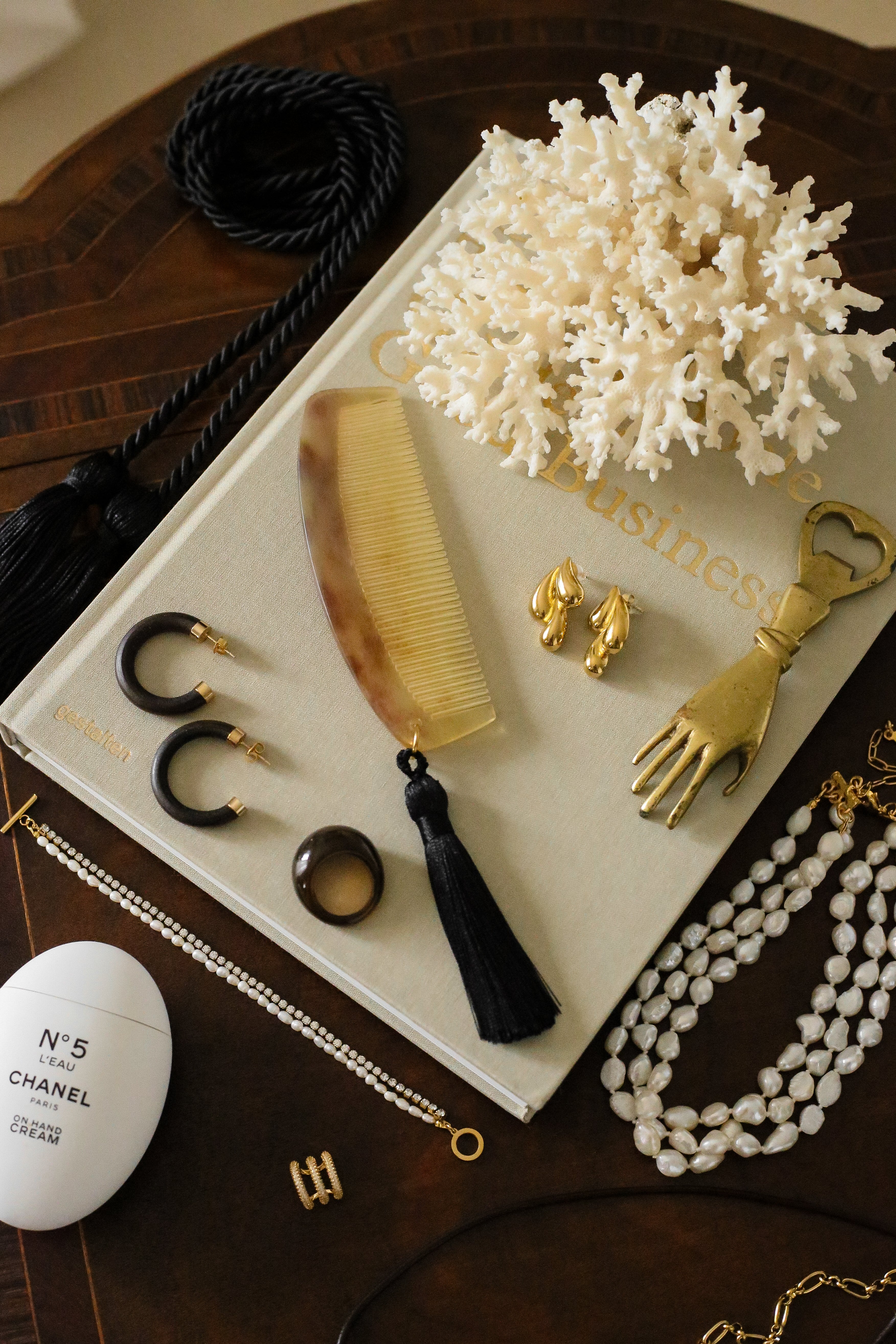 Barbara (Vintage) Necklace - Boutique Minimaliste has waterproof, durable, elegant and vintage inspired jewelry