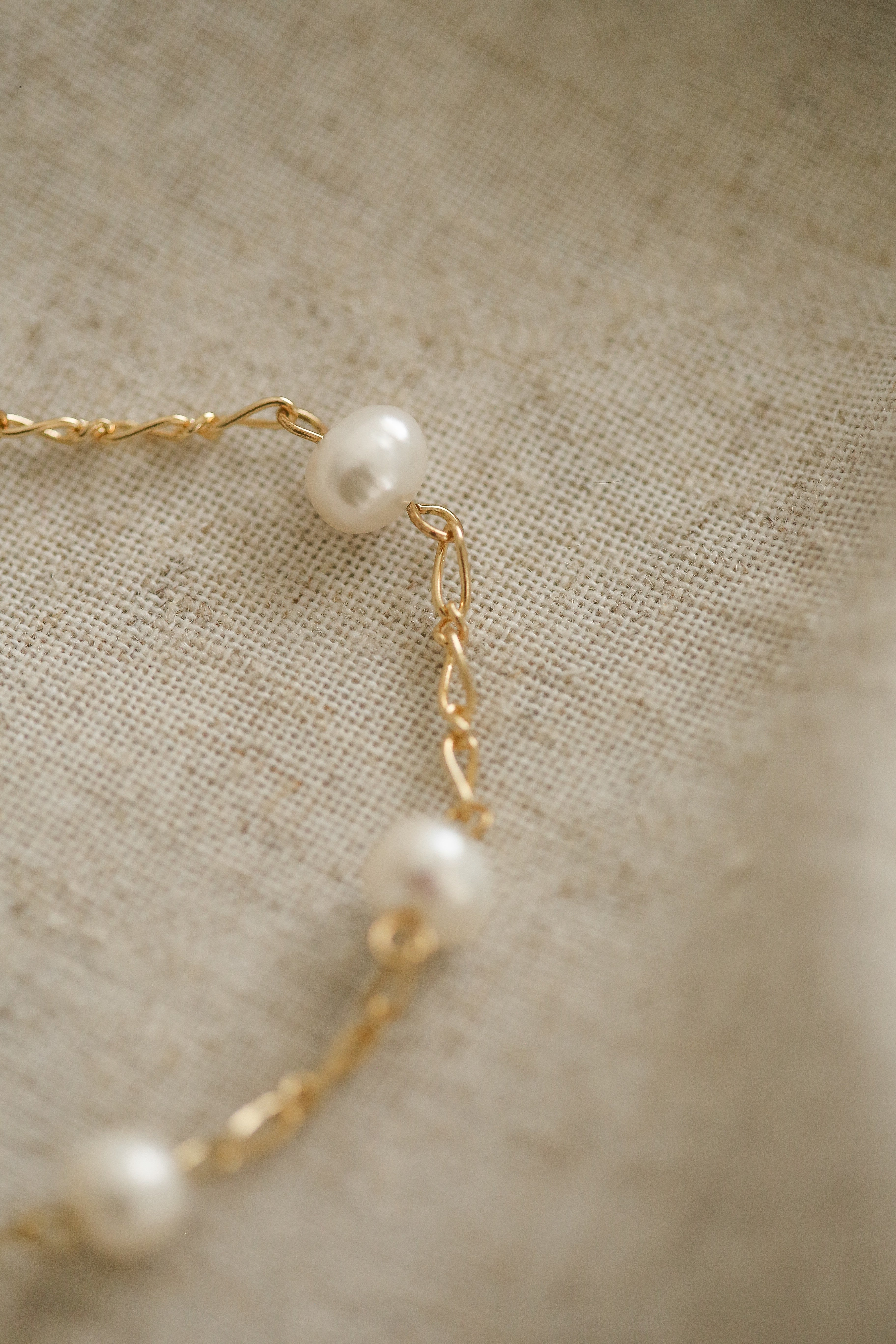 Béatrice (vintage) Bracelet - has waterproof, durable, elegant and vintage inspired jewelry