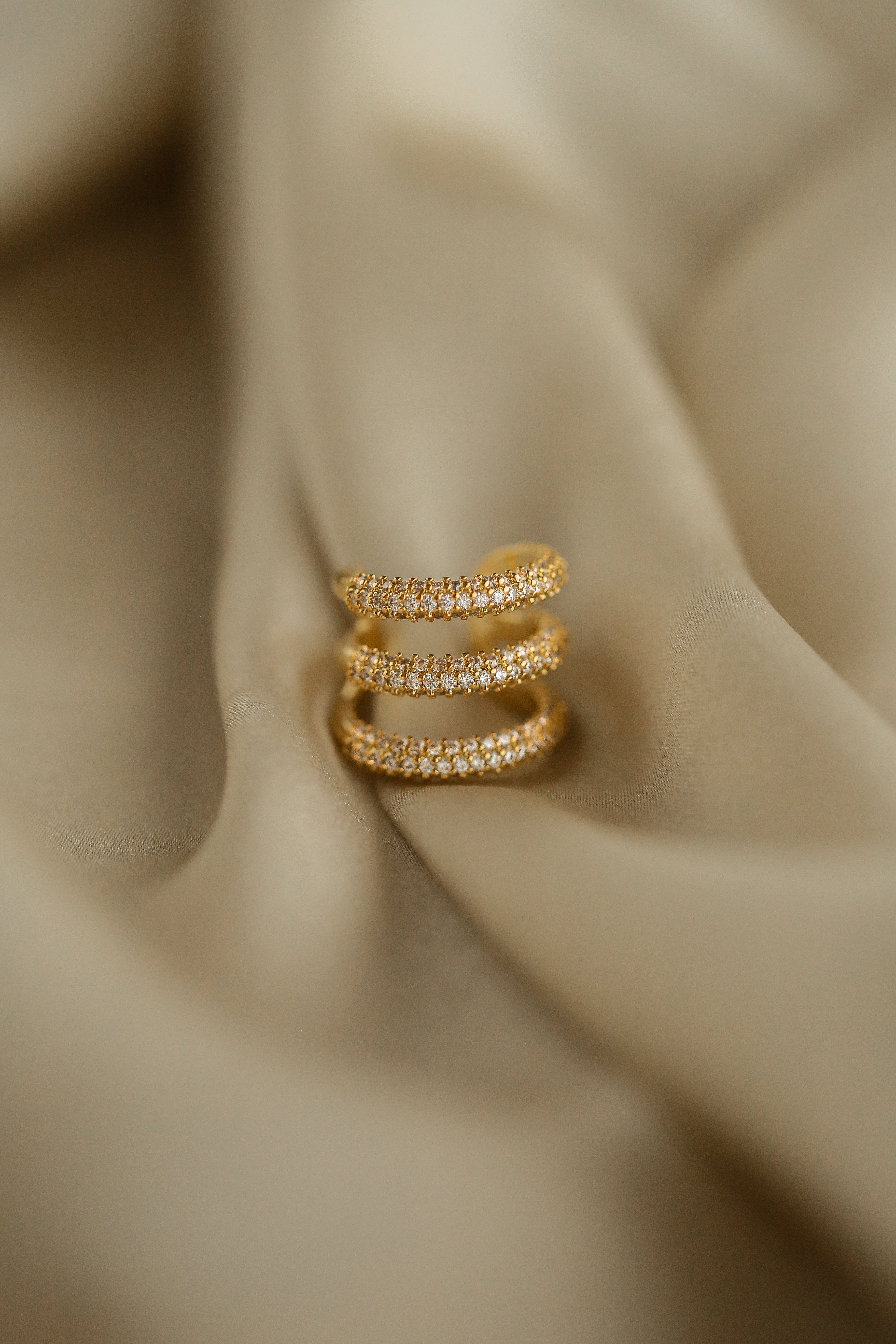 Becky Earcuff - Boutique Minimaliste has waterproof, durable, elegant and vintage inspired jewelry