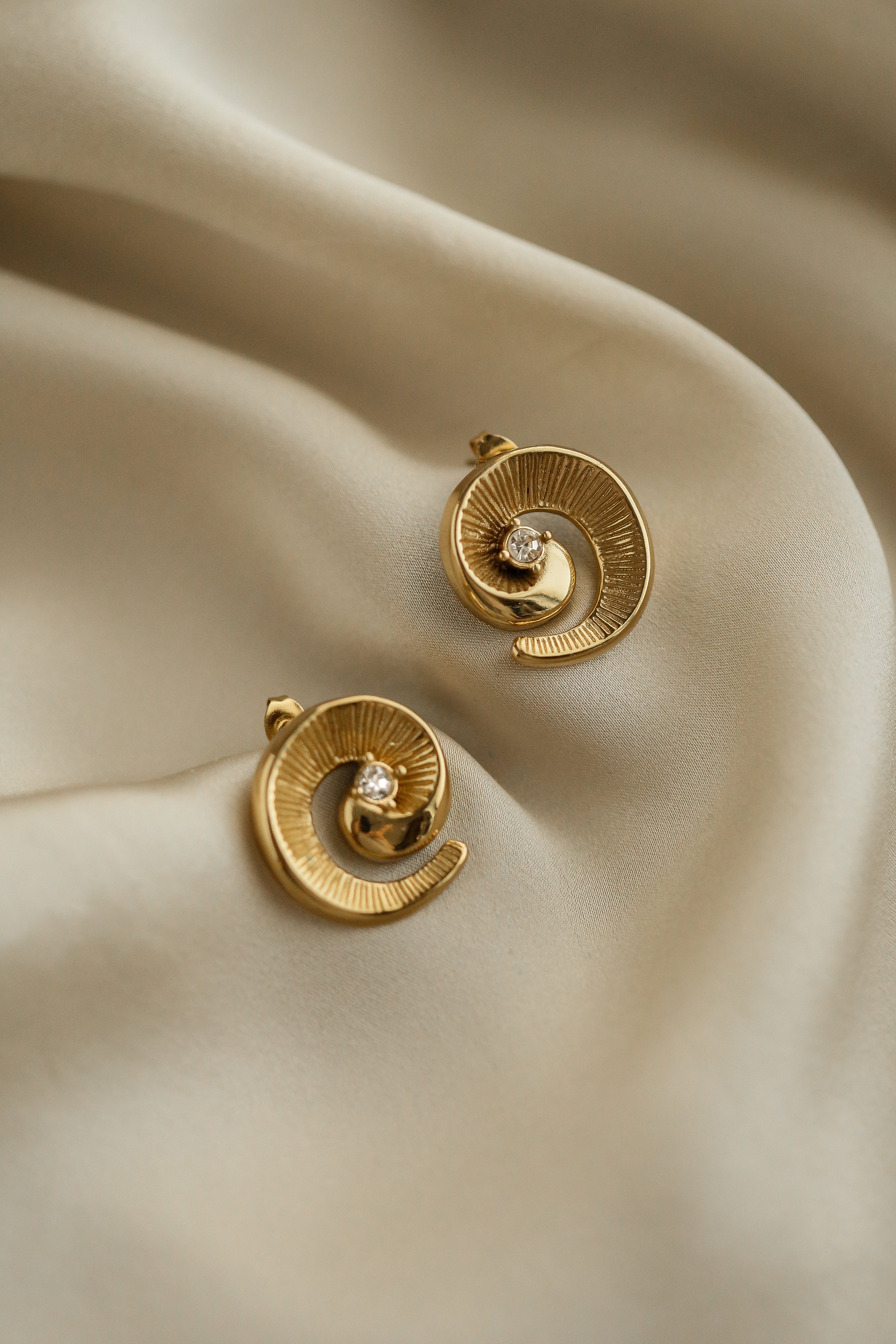 Belén Earrings - Boutique Minimaliste has waterproof, durable, elegant and vintage inspired jewelry