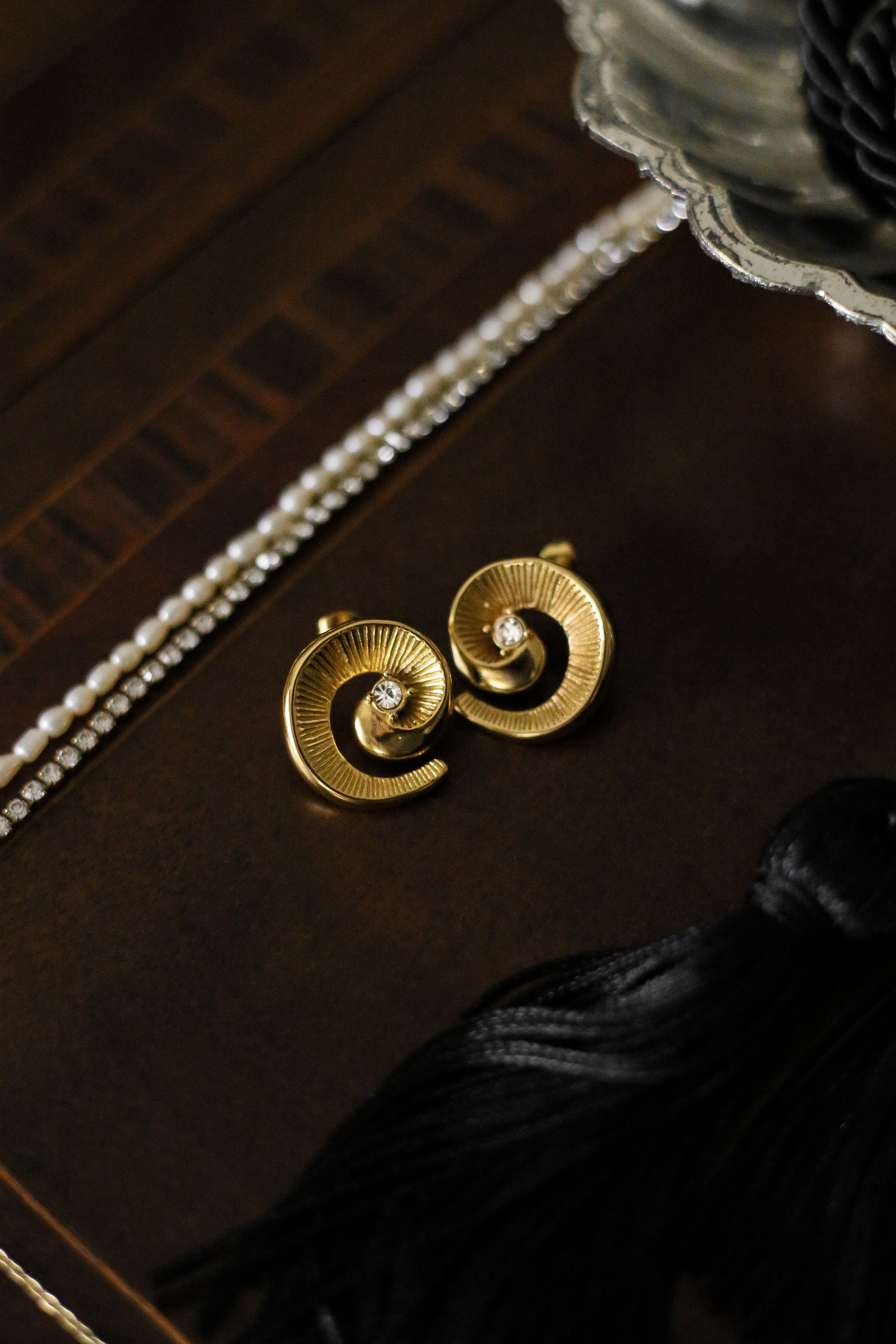 Belén Earrings - Boutique Minimaliste has waterproof, durable, elegant and vintage inspired jewelry