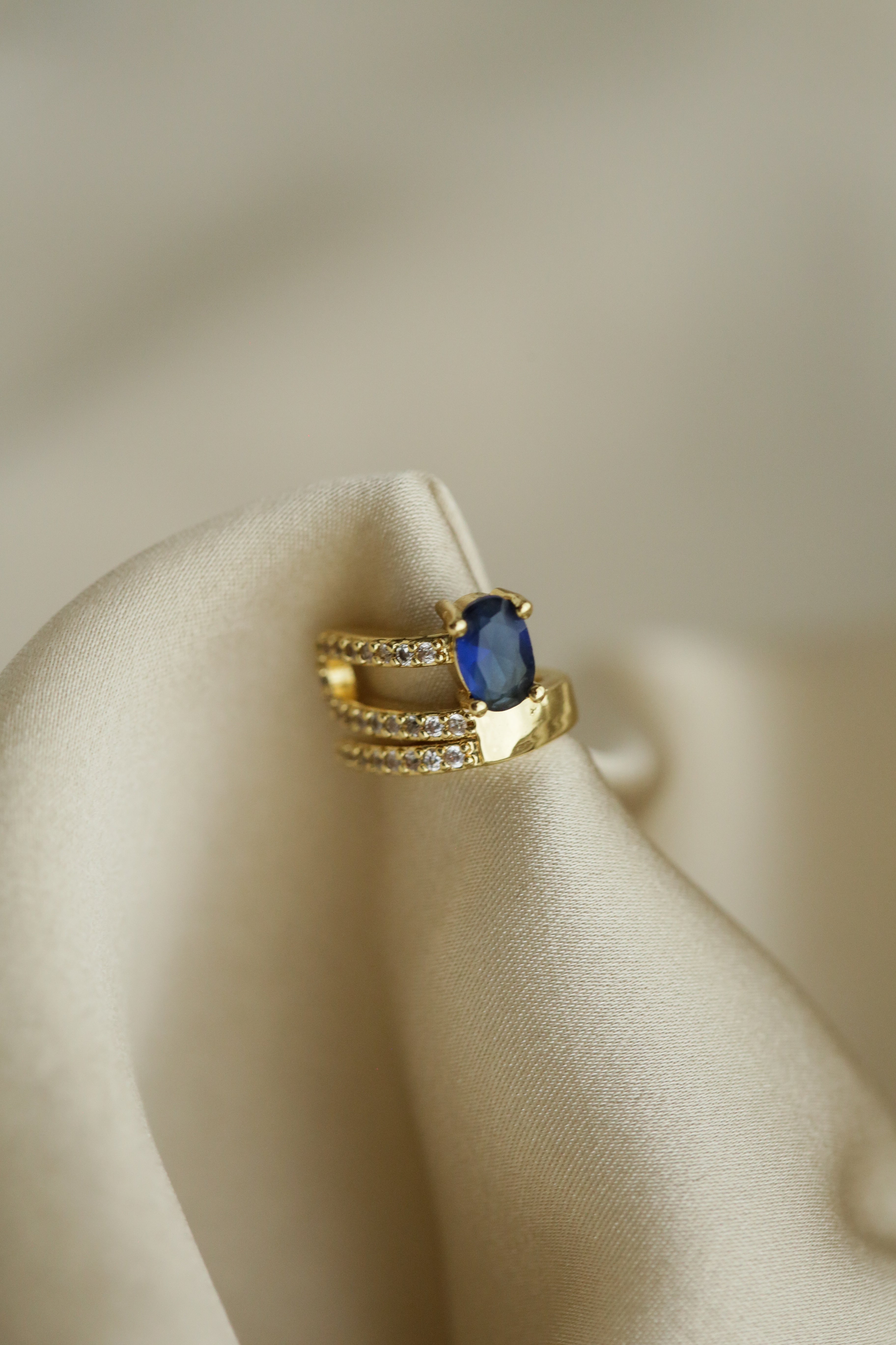Belgravia Ear Cuff - Boutique Minimaliste has waterproof, durable, elegant and vintage inspired jewelry