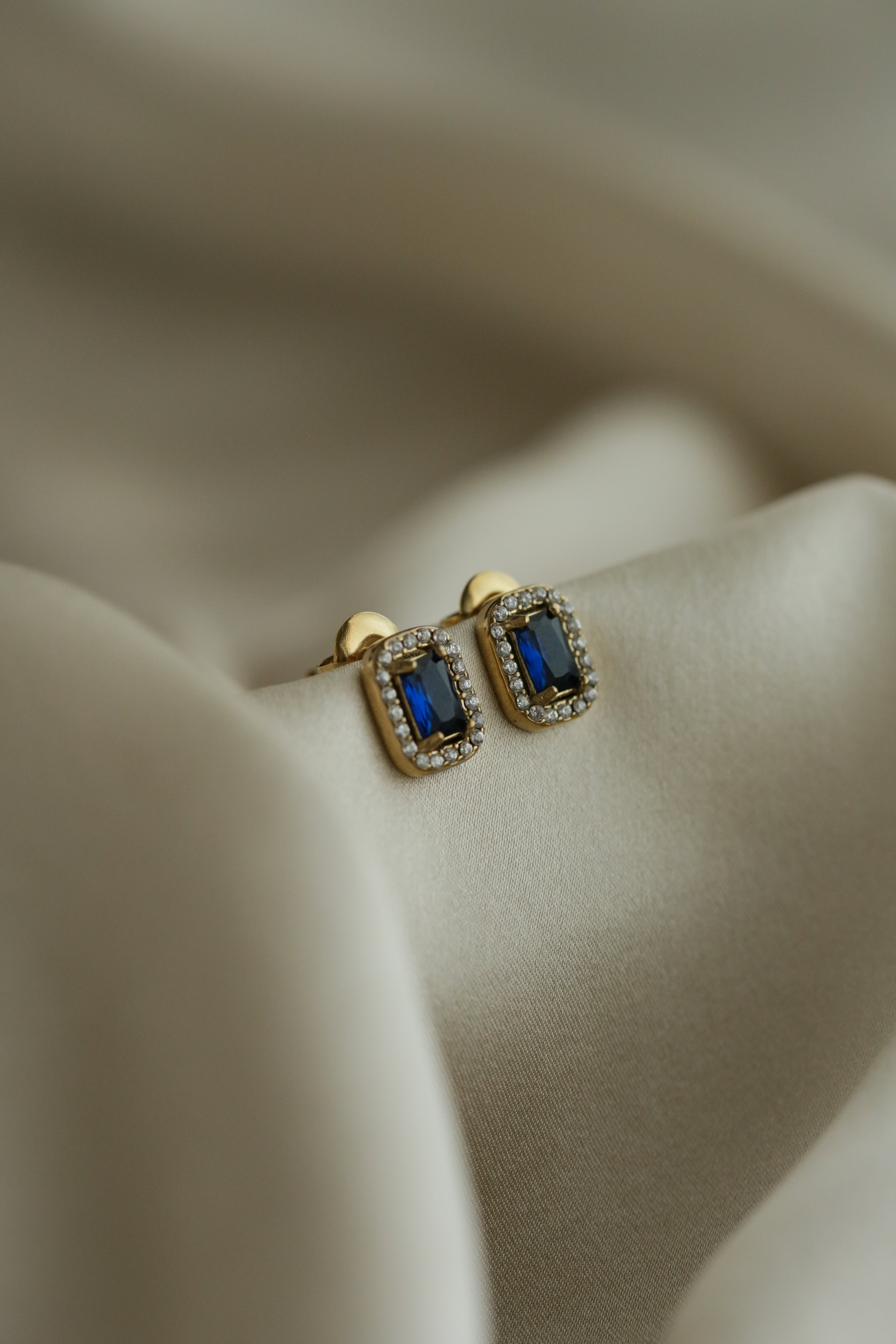 Belgravia Studs - Boutique Minimaliste has waterproof, durable, elegant and vintage inspired jewelry
