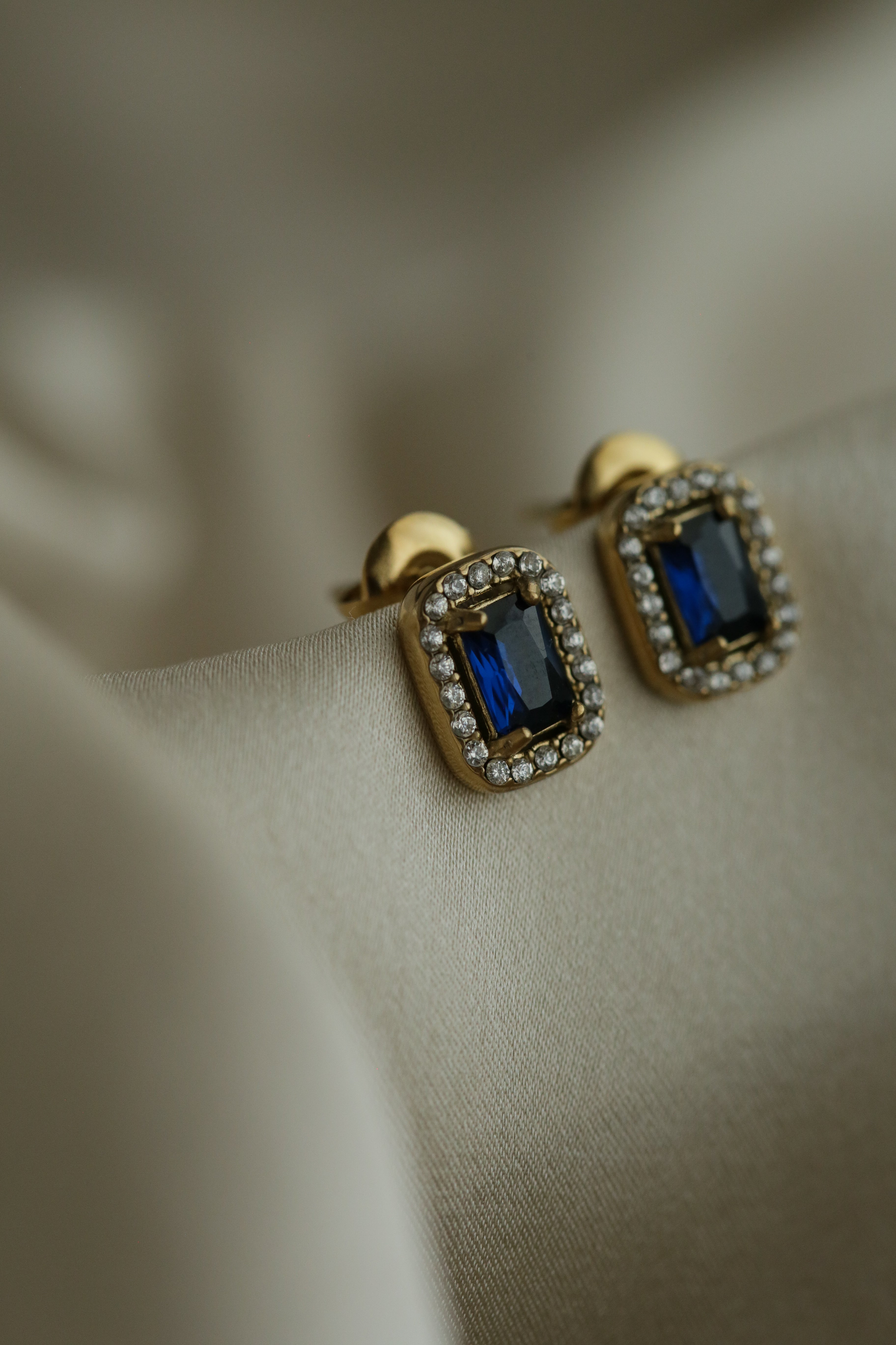 Belgravia Studs - Boutique Minimaliste has waterproof, durable, elegant and vintage inspired jewelry
