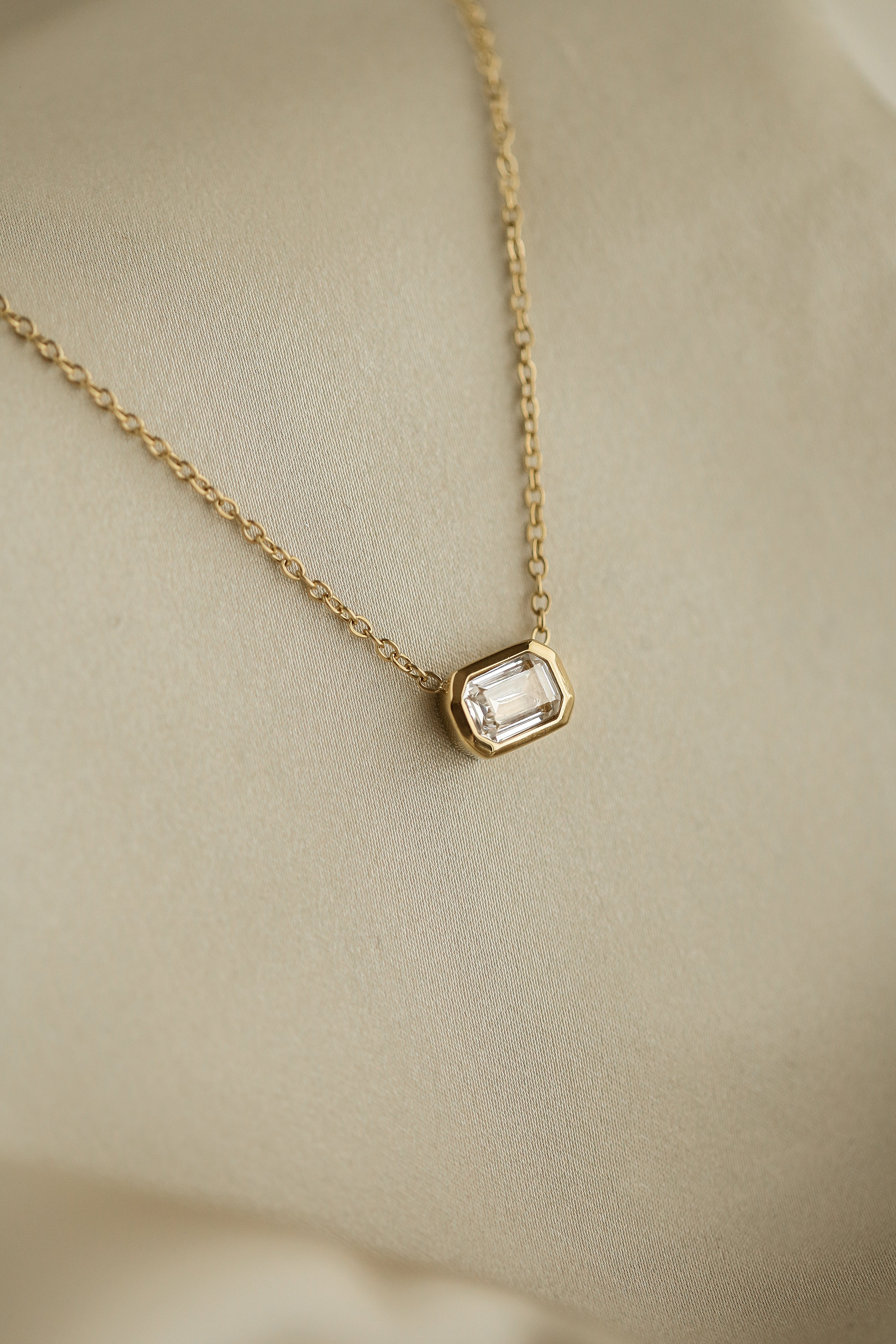 Bettina Necklace - Boutique Minimaliste has waterproof, durable, elegant and vintage inspired jewelry