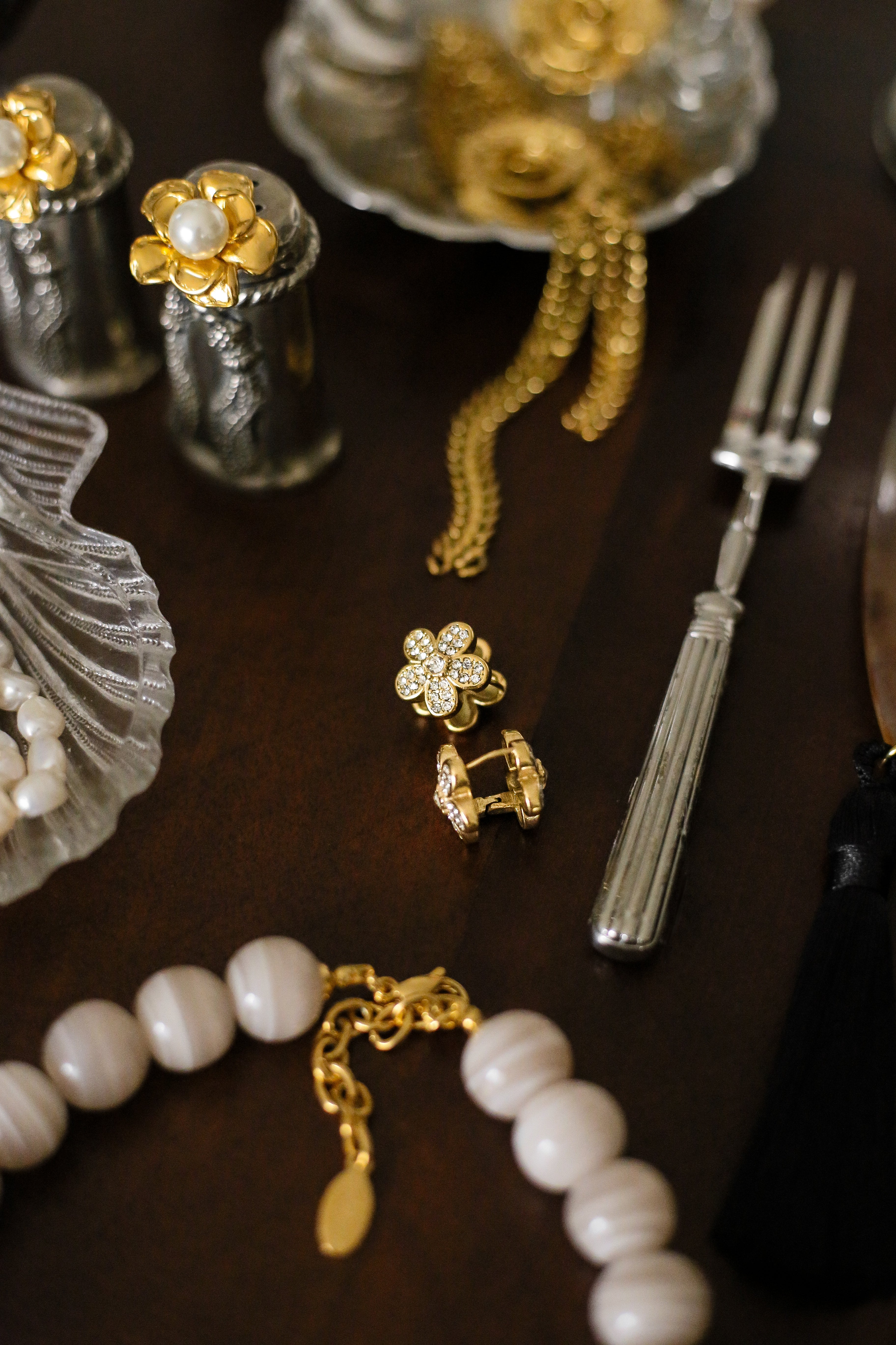 Bonnie Earrings - Boutique Minimaliste has waterproof, durable, elegant and vintage inspired jewelry
