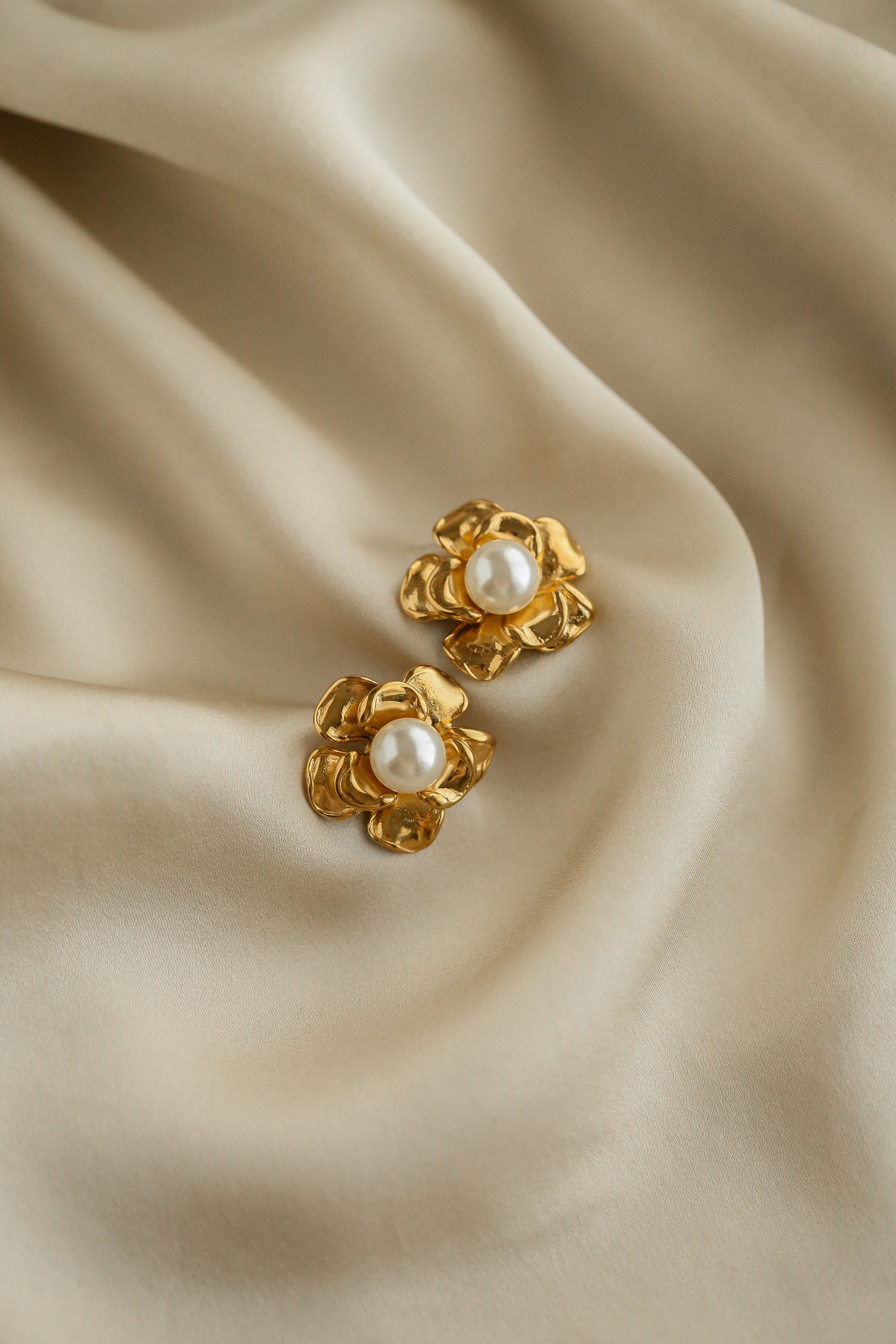 Bonnie Earrings - Boutique Minimaliste has waterproof, durable, elegant and vintage inspired jewelry