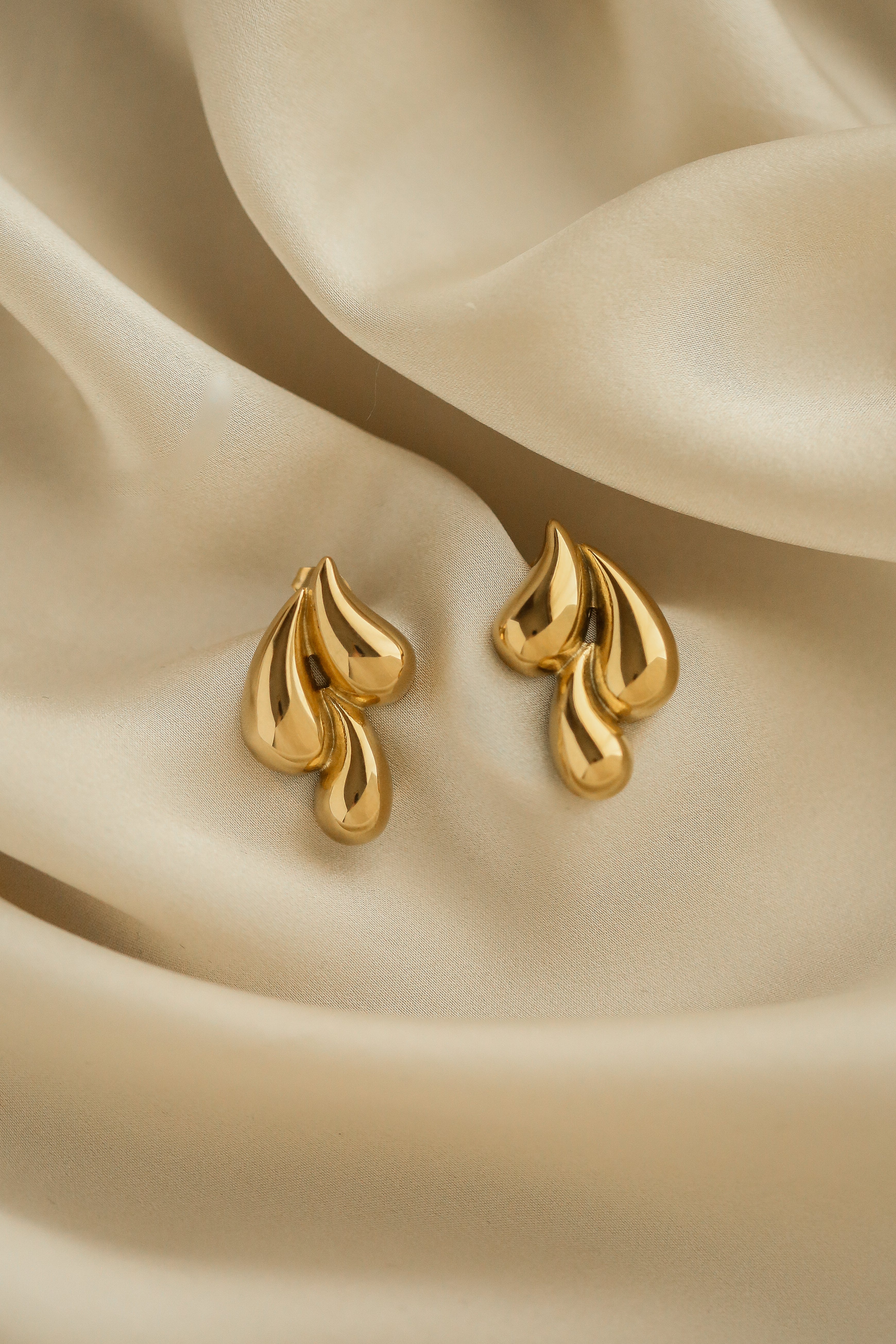 Brooklyn Earrings - Boutique Minimaliste has waterproof, durable, elegant and vintage inspired jewelry