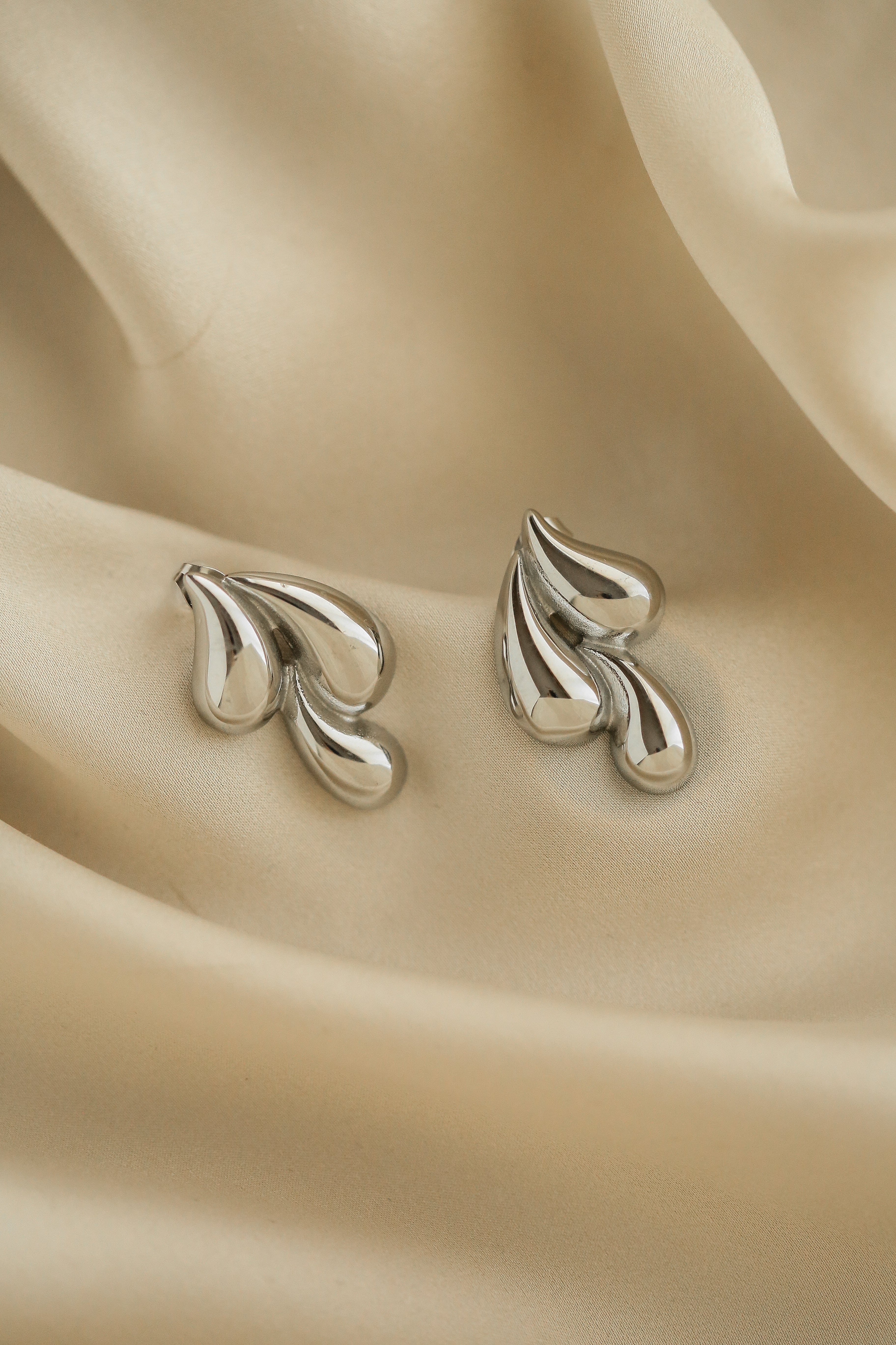 Brooklyn Earrings - Boutique Minimaliste has waterproof, durable, elegant and vintage inspired jewelry