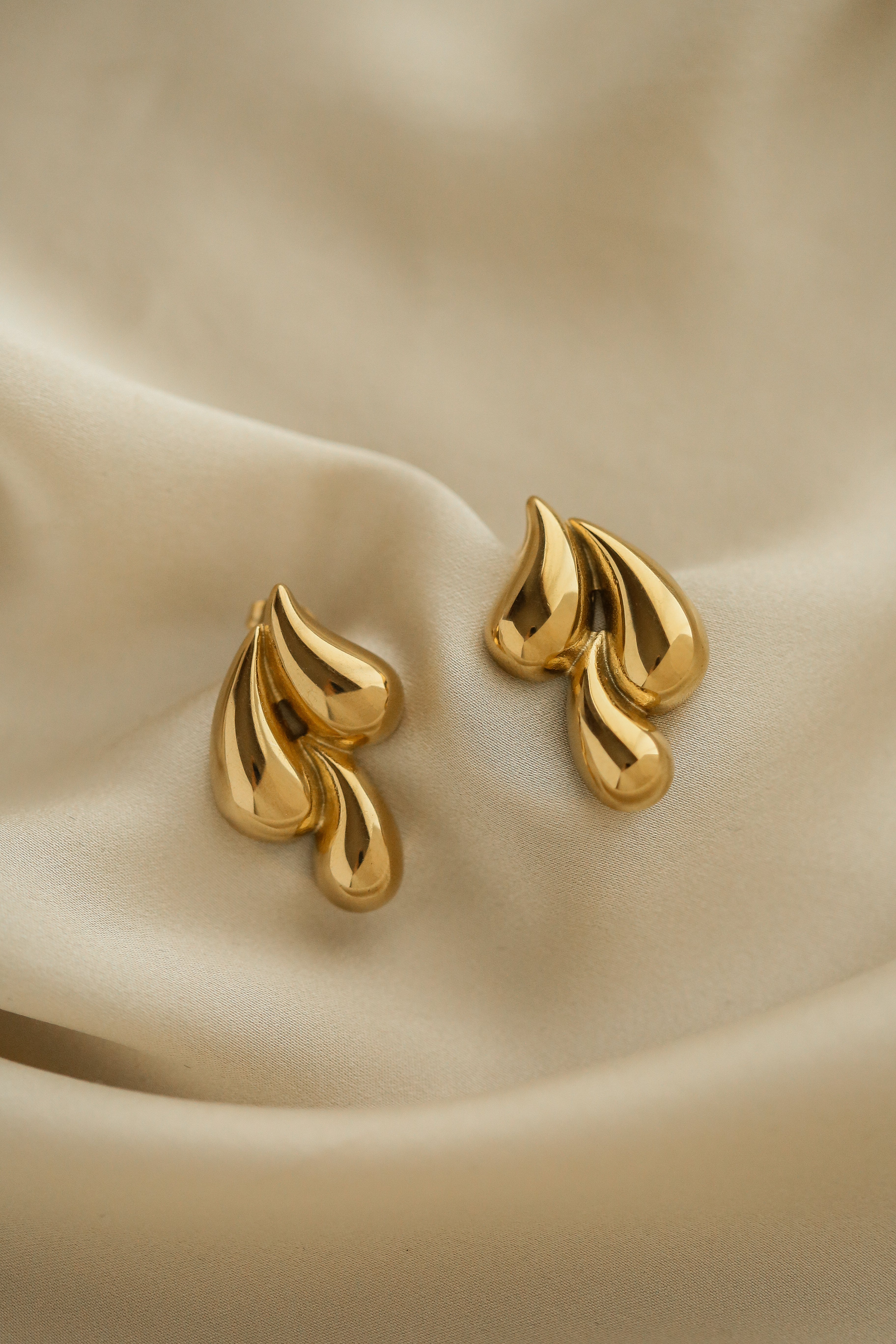 Brooklyn Earrings - Boutique Minimaliste has waterproof, durable, elegant and vintage inspired jewelry