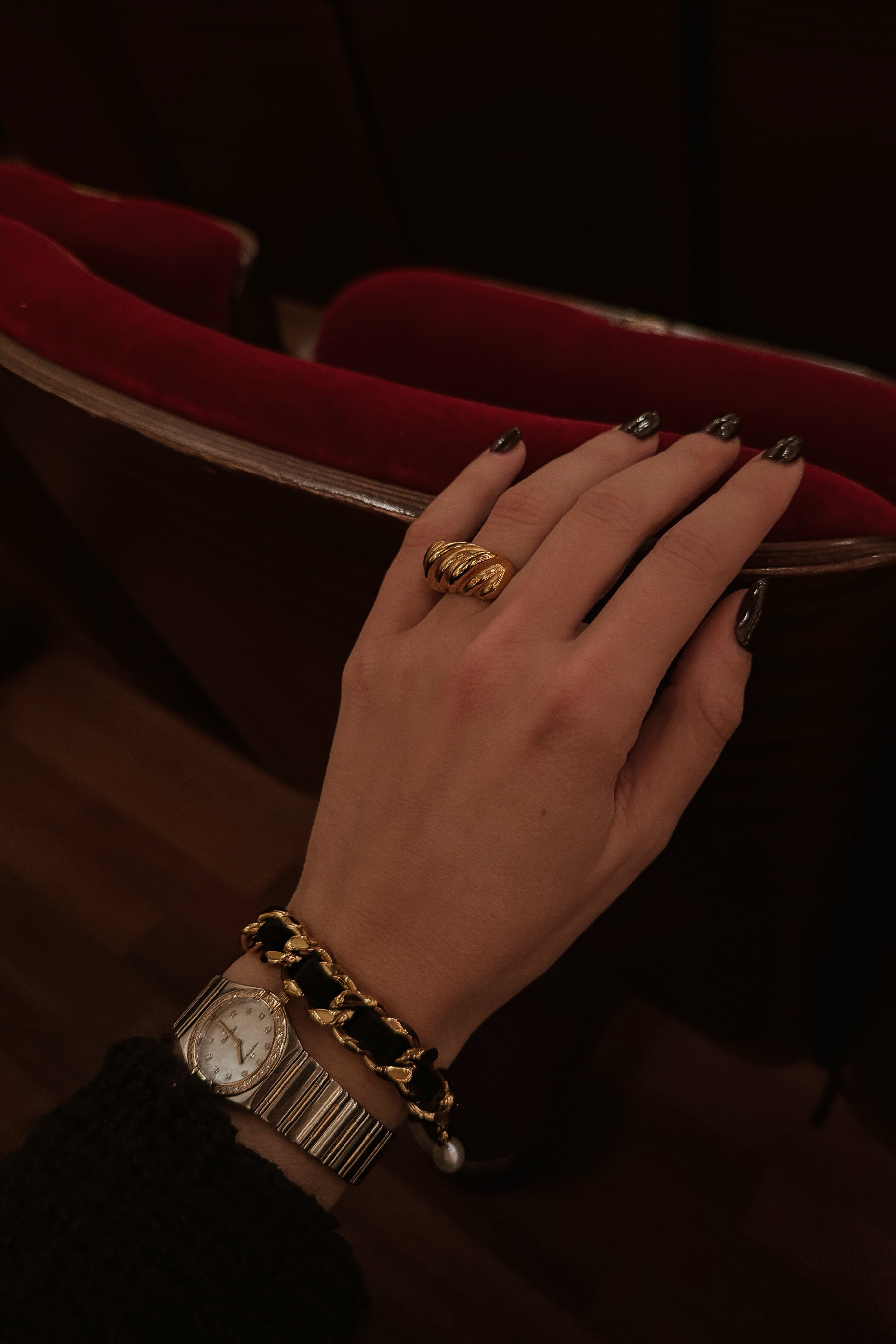 Carol Bracelet - Boutique Minimaliste has waterproof, durable, elegant and vintage inspired jewelry