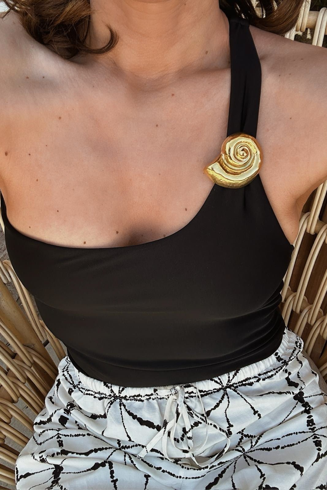 Carrie Brooch - has waterproof, durable, elegant and vintage inspired jewelry