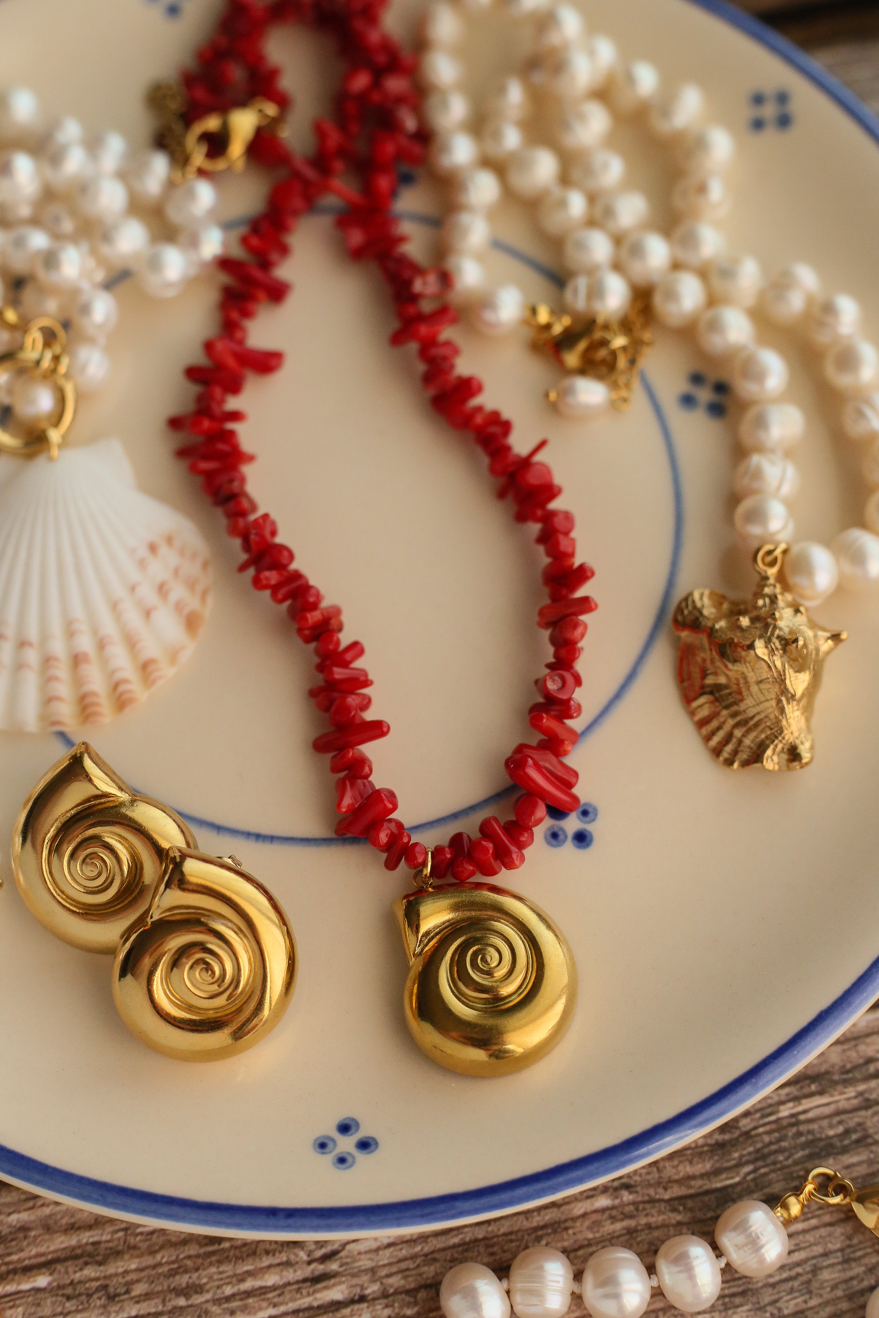 Carrie Necklace - has waterproof, durable, elegant and vintage inspired jewelry