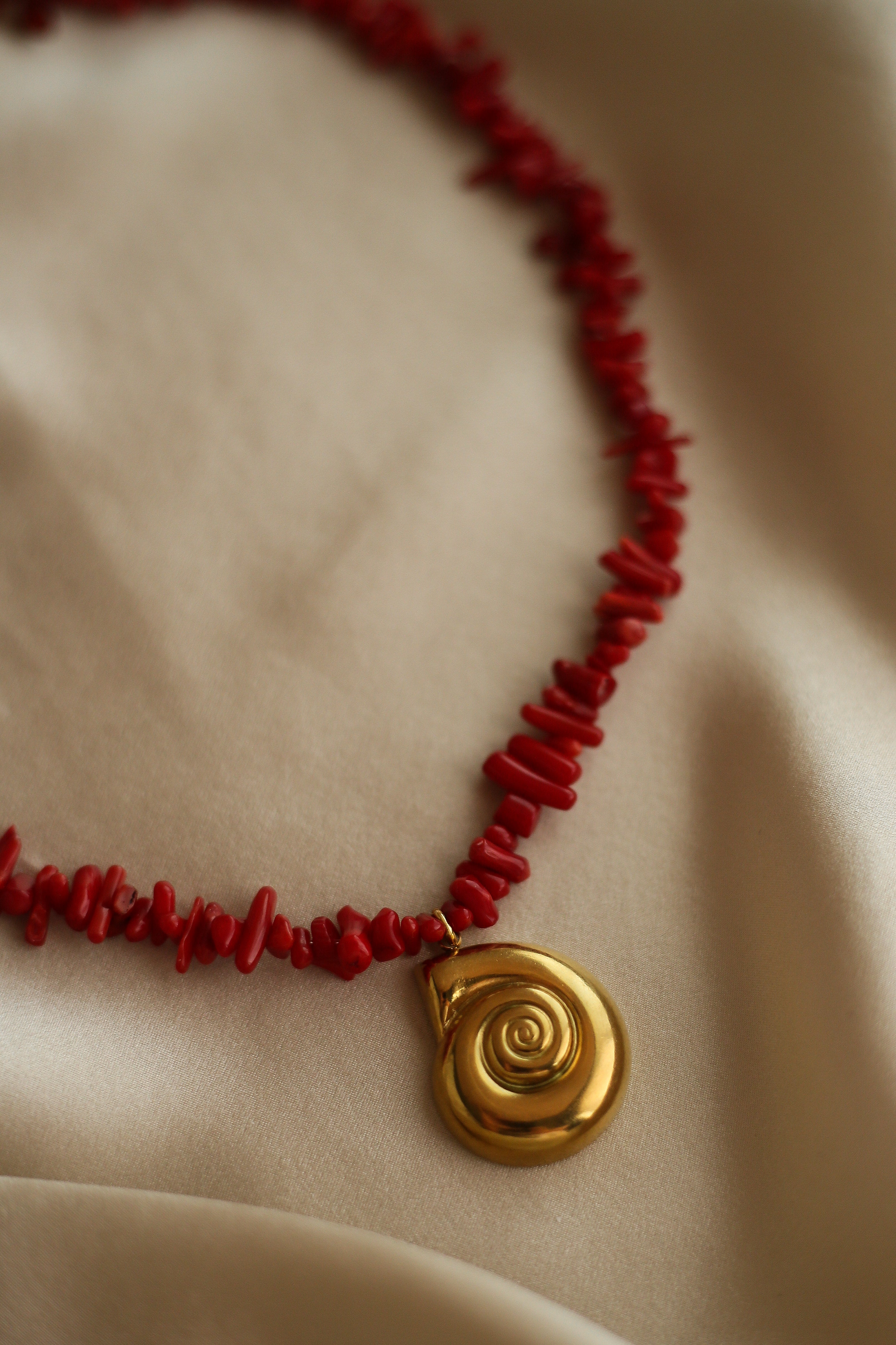 Carrie Necklace - has waterproof, durable, elegant and vintage inspired jewelry