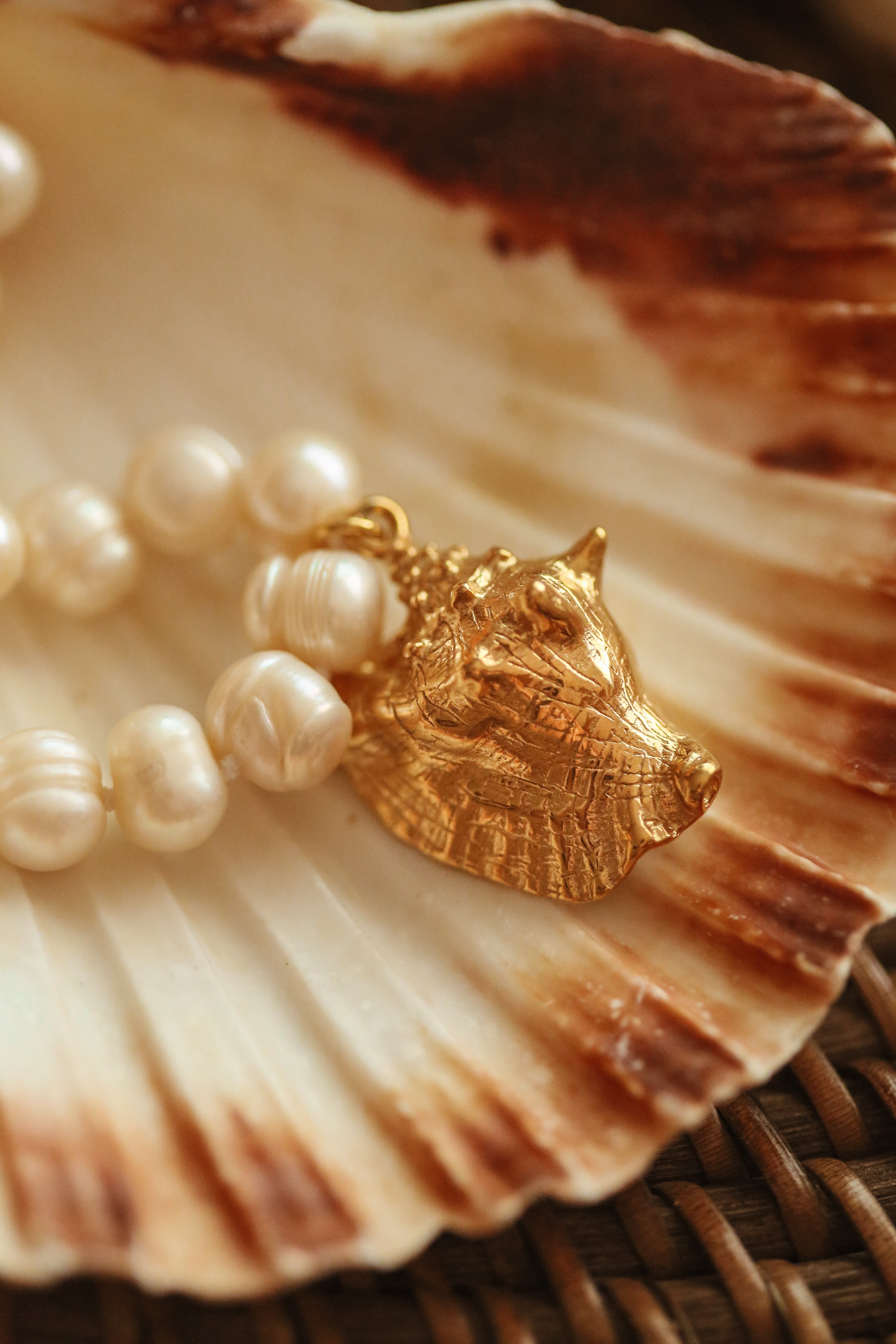 Catrin Set - has waterproof, durable, elegant and vintage inspired jewelry