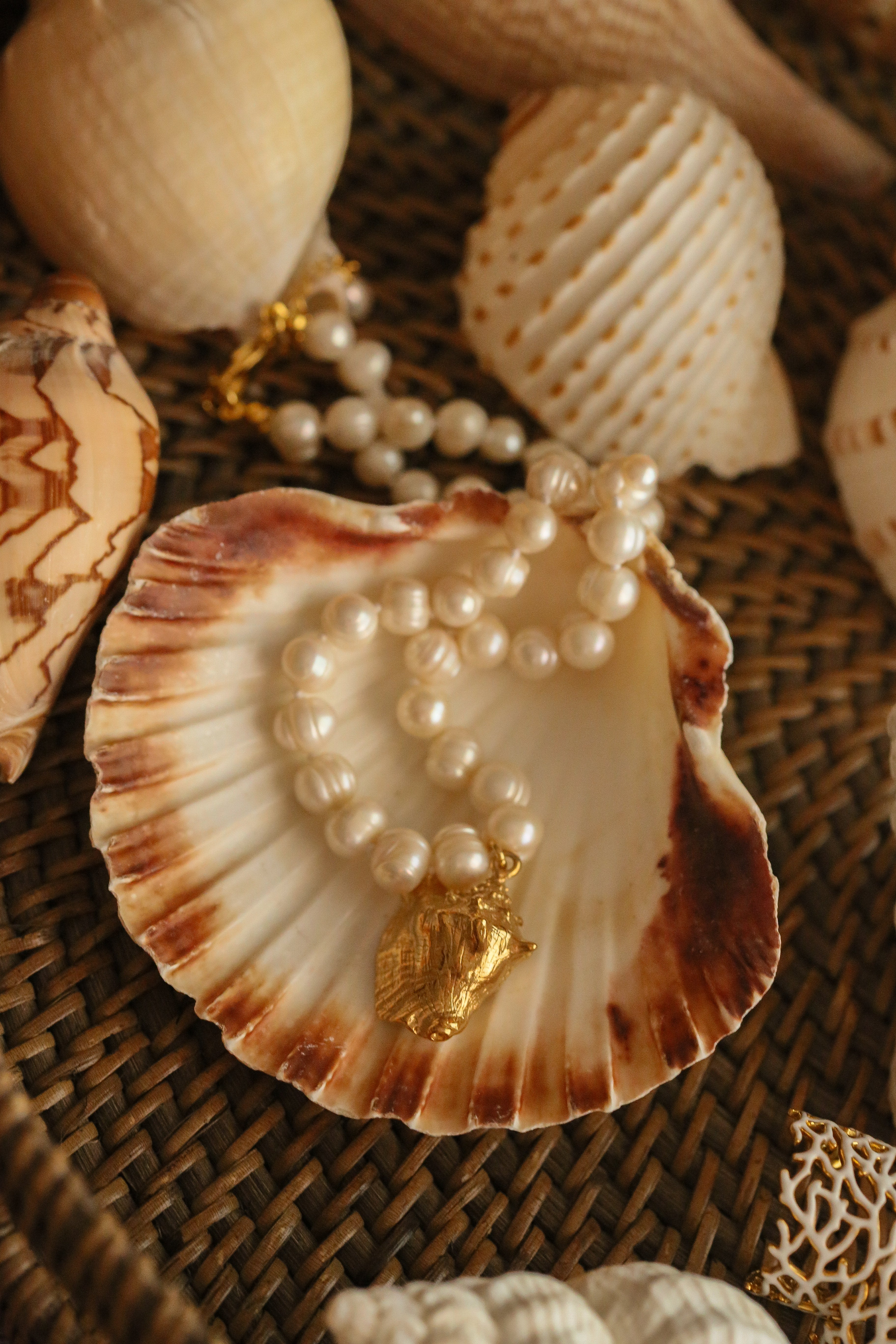 Catrin Set - has waterproof, durable, elegant and vintage inspired jewelry