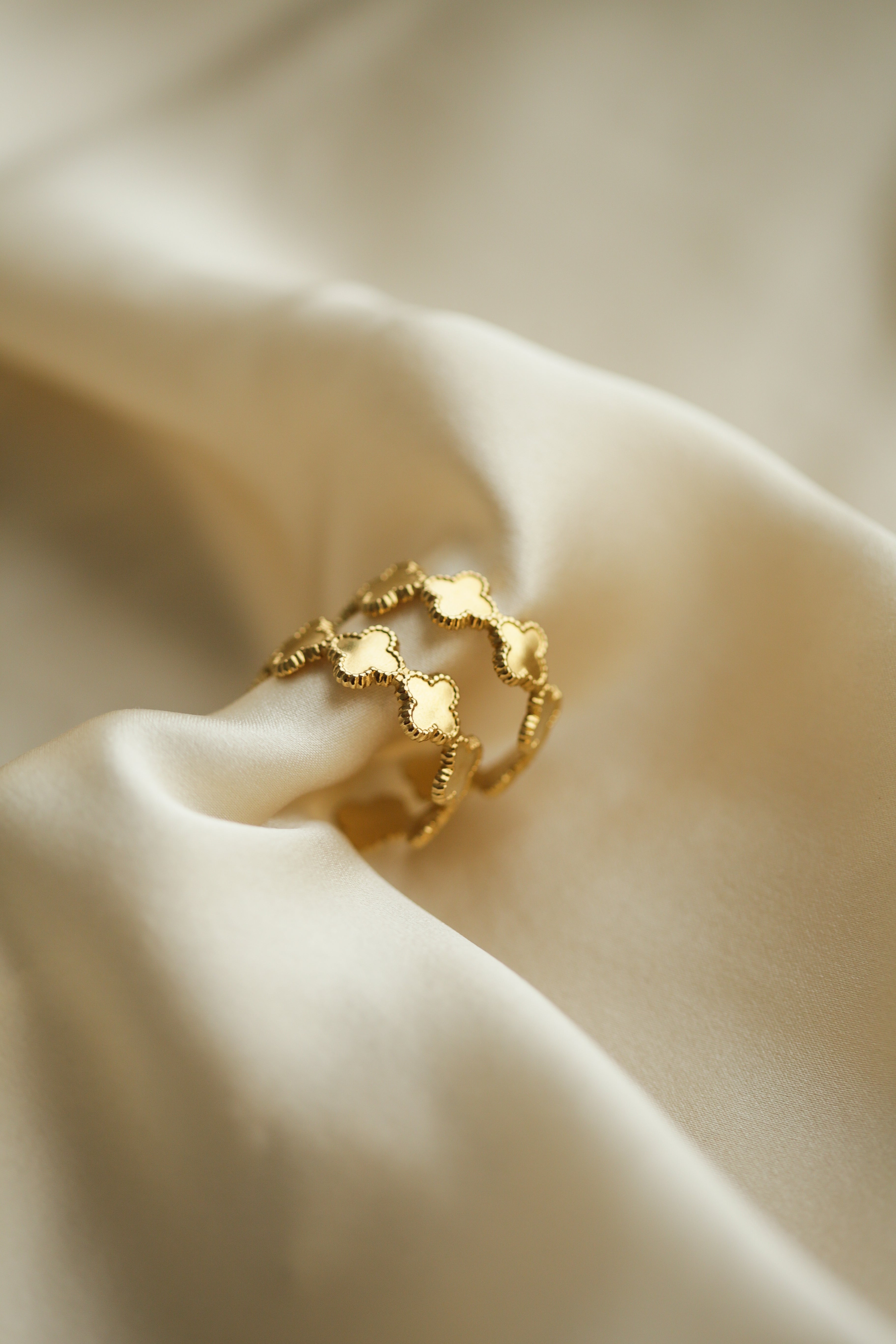 Clover Hoops - Boutique Minimaliste has waterproof, durable, elegant and vintage inspired jewelry