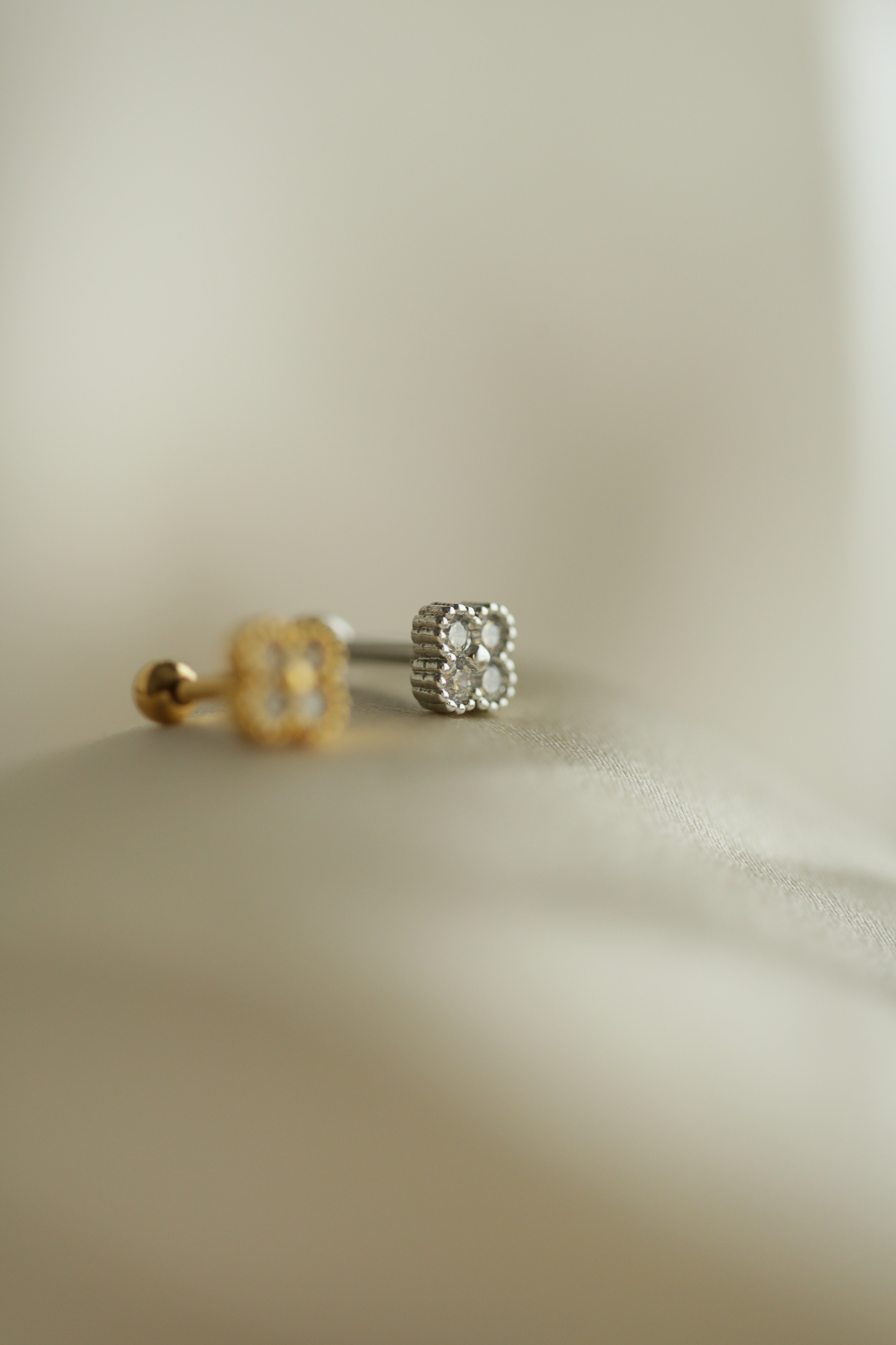 Clover Piercing - Boutique Minimaliste has waterproof, durable, elegant and vintage inspired jewelry
