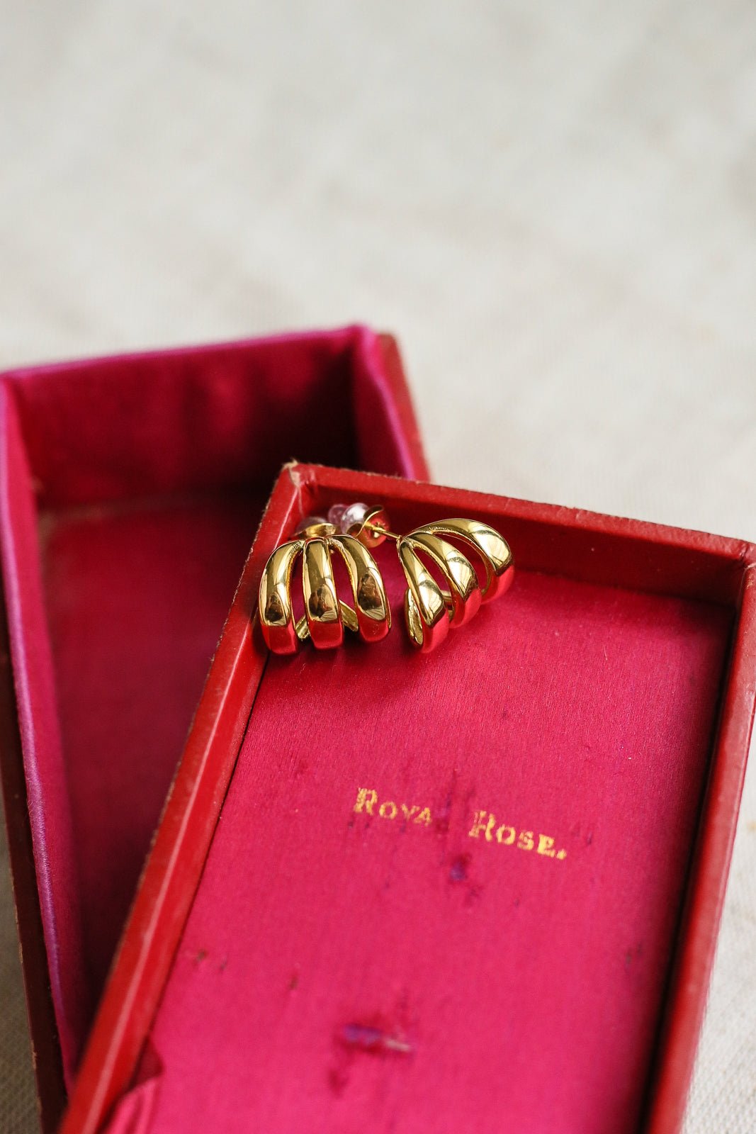 Coline Huggies - has waterproof, durable, elegant and vintage inspired jewelry