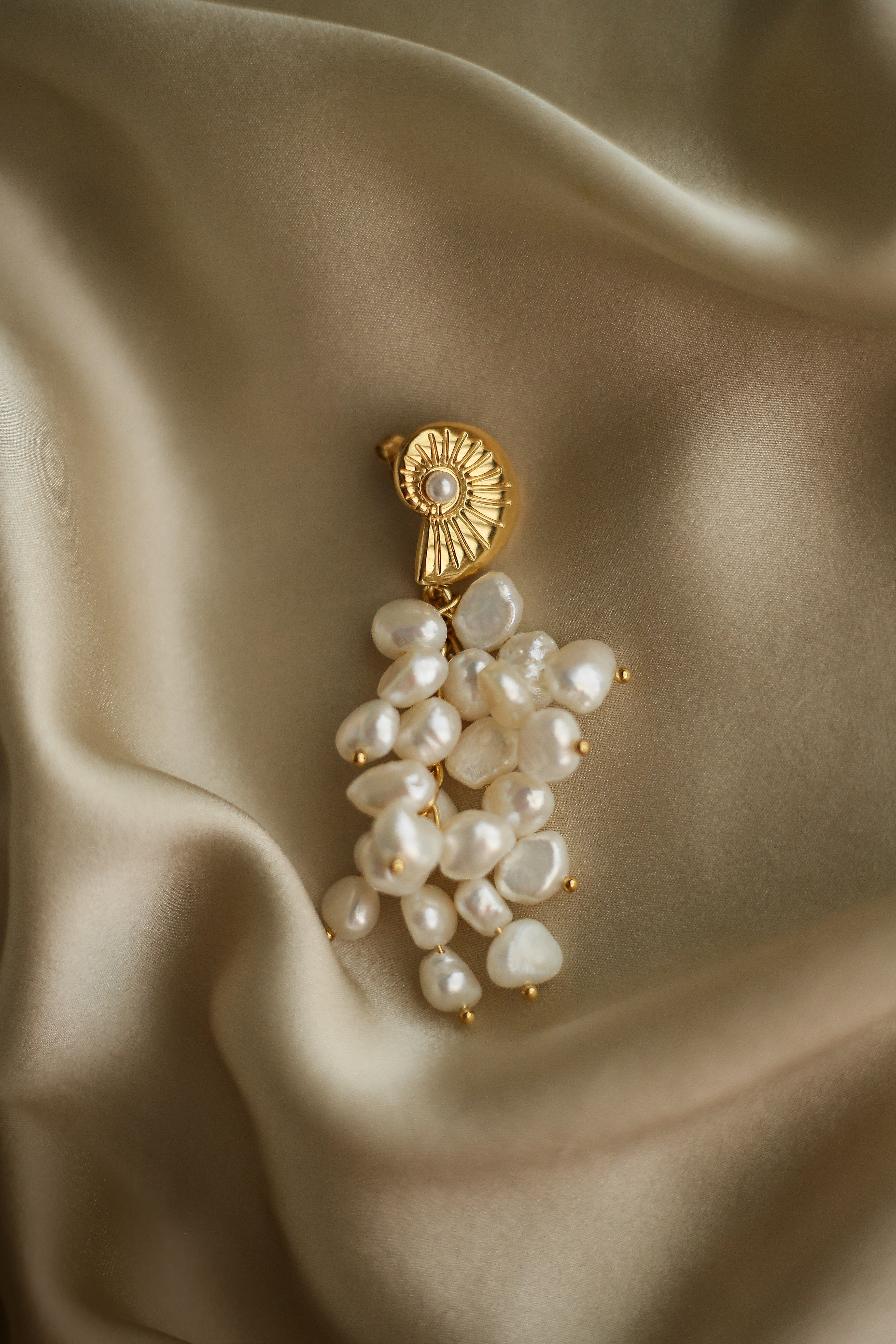 Cora Single Earring - has waterproof, durable, elegant and vintage inspired jewelry