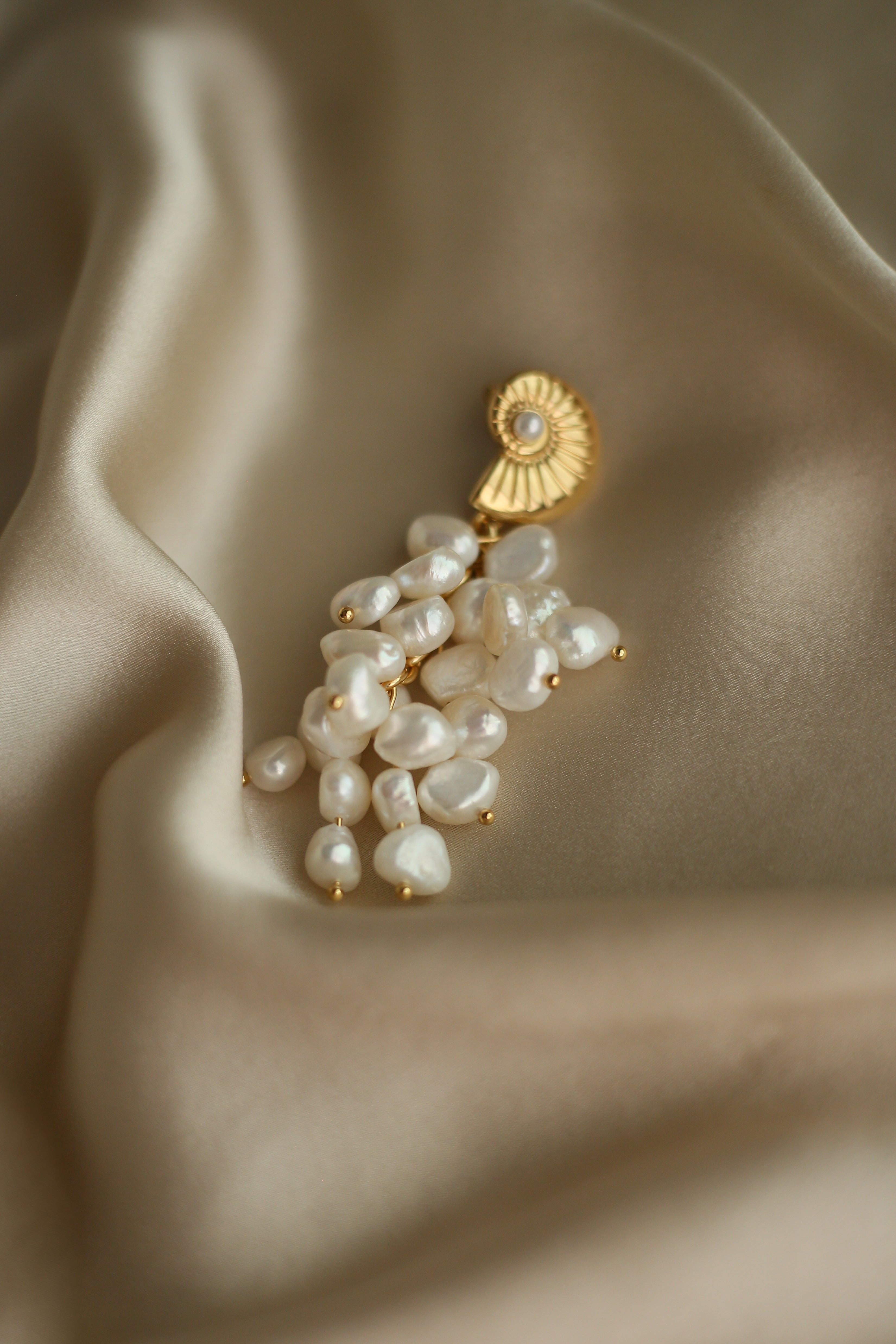 Cora Single Earring - has waterproof, durable, elegant and vintage inspired jewelry