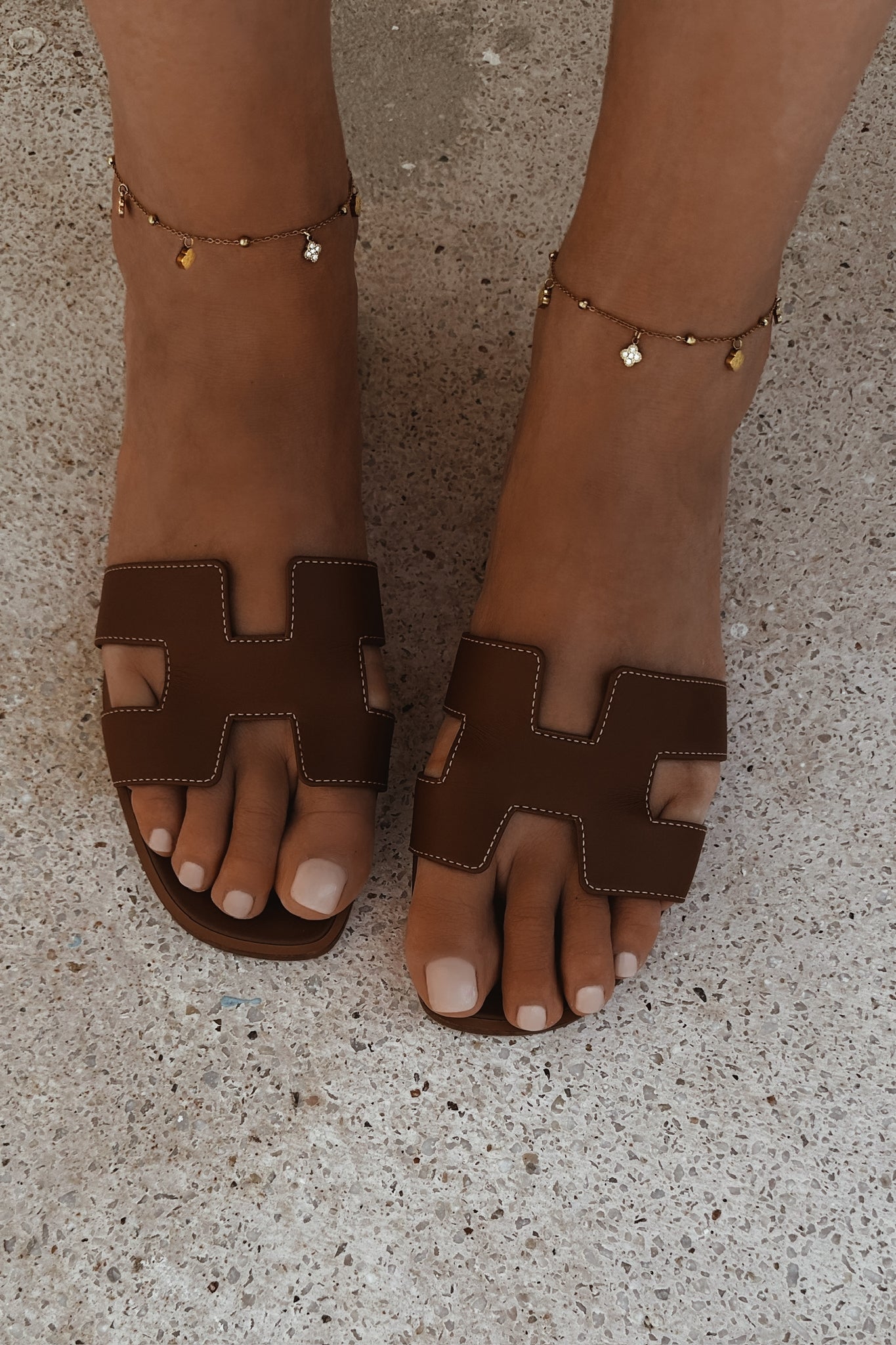 Delicate Clover Anklet - Boutique Minimaliste has waterproof, durable, elegant and vintage inspired jewelry