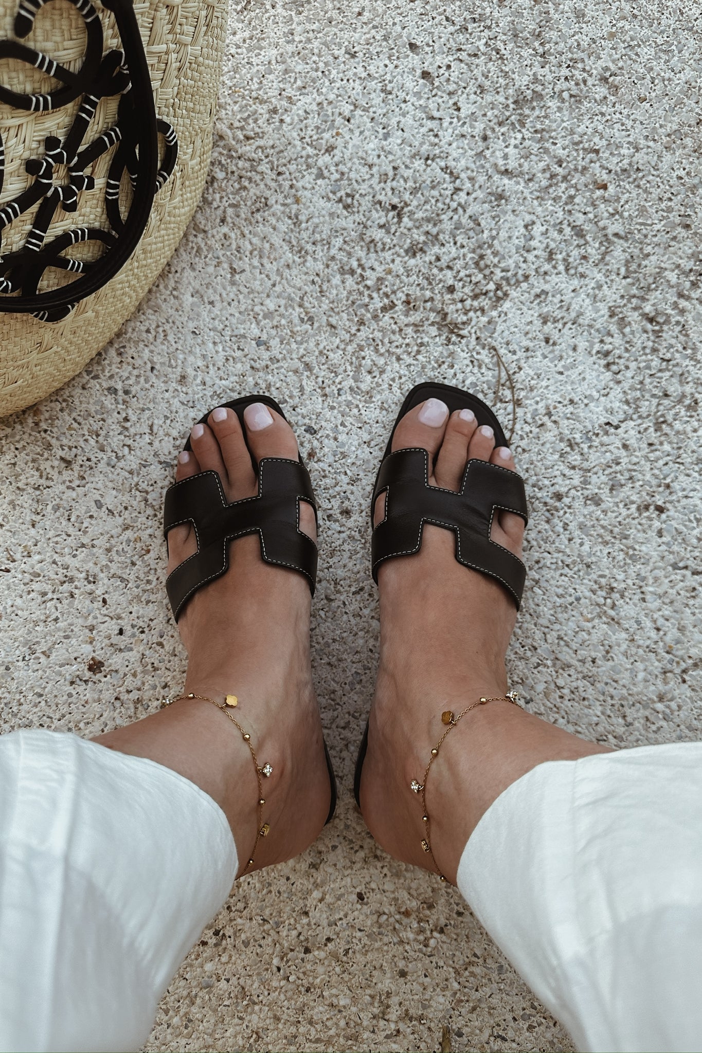 Delicate Clover Anklet - Boutique Minimaliste has waterproof, durable, elegant and vintage inspired jewelry