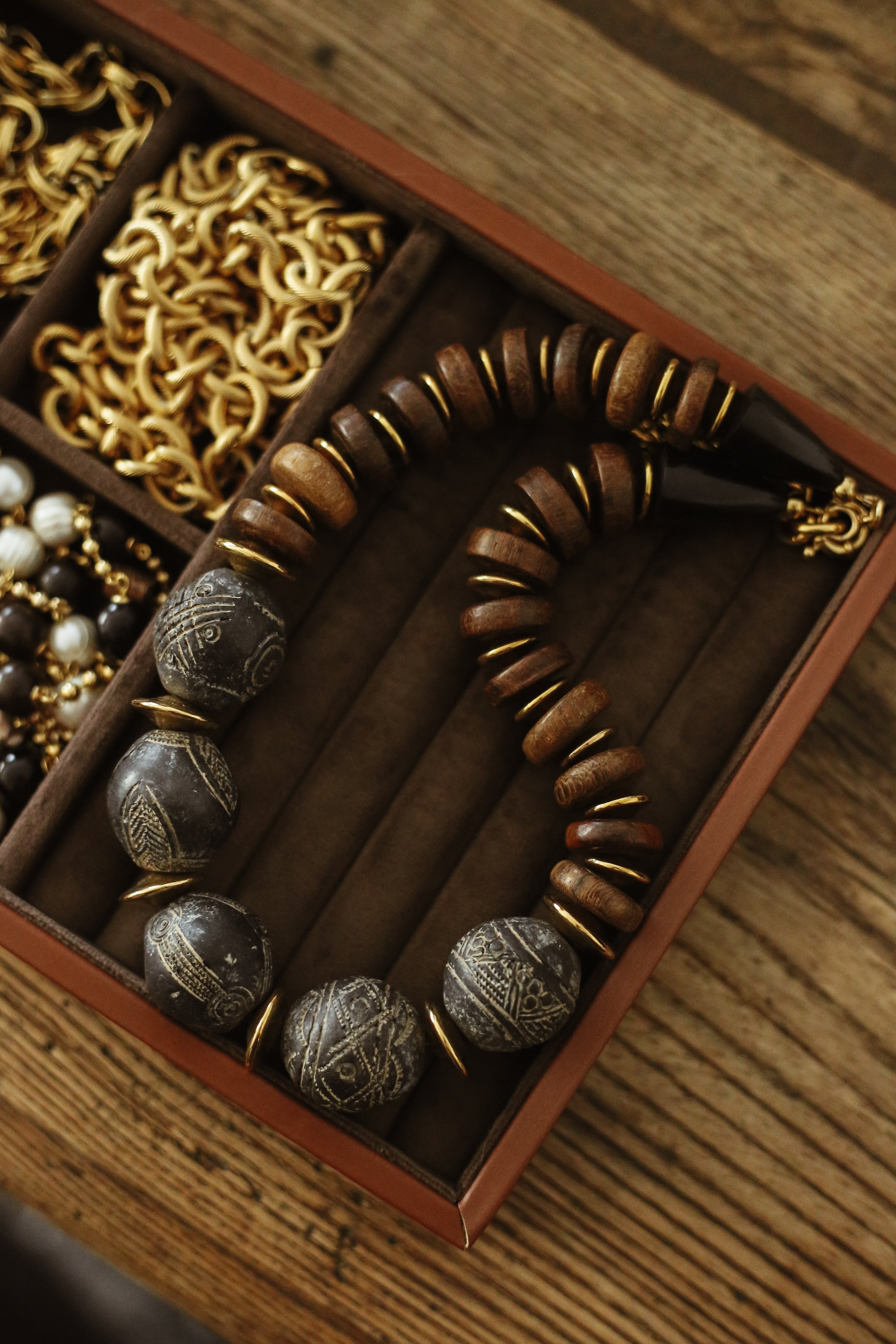 Elowen (Vintage) Necklace - has waterproof, durable, elegant and vintage inspired jewelry