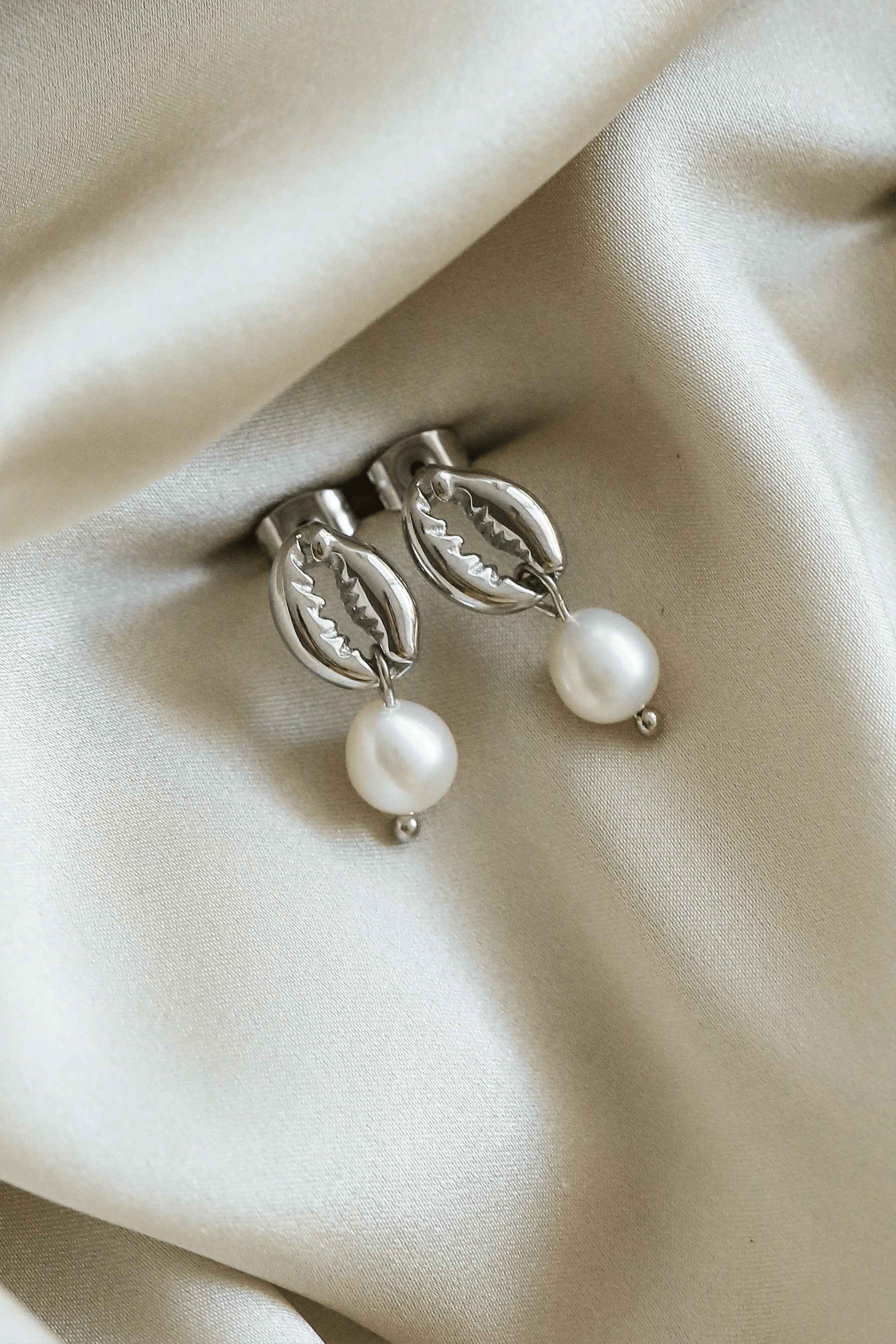 Geneve Earrings - has waterproof, durable, elegant and vintage inspired jewelry