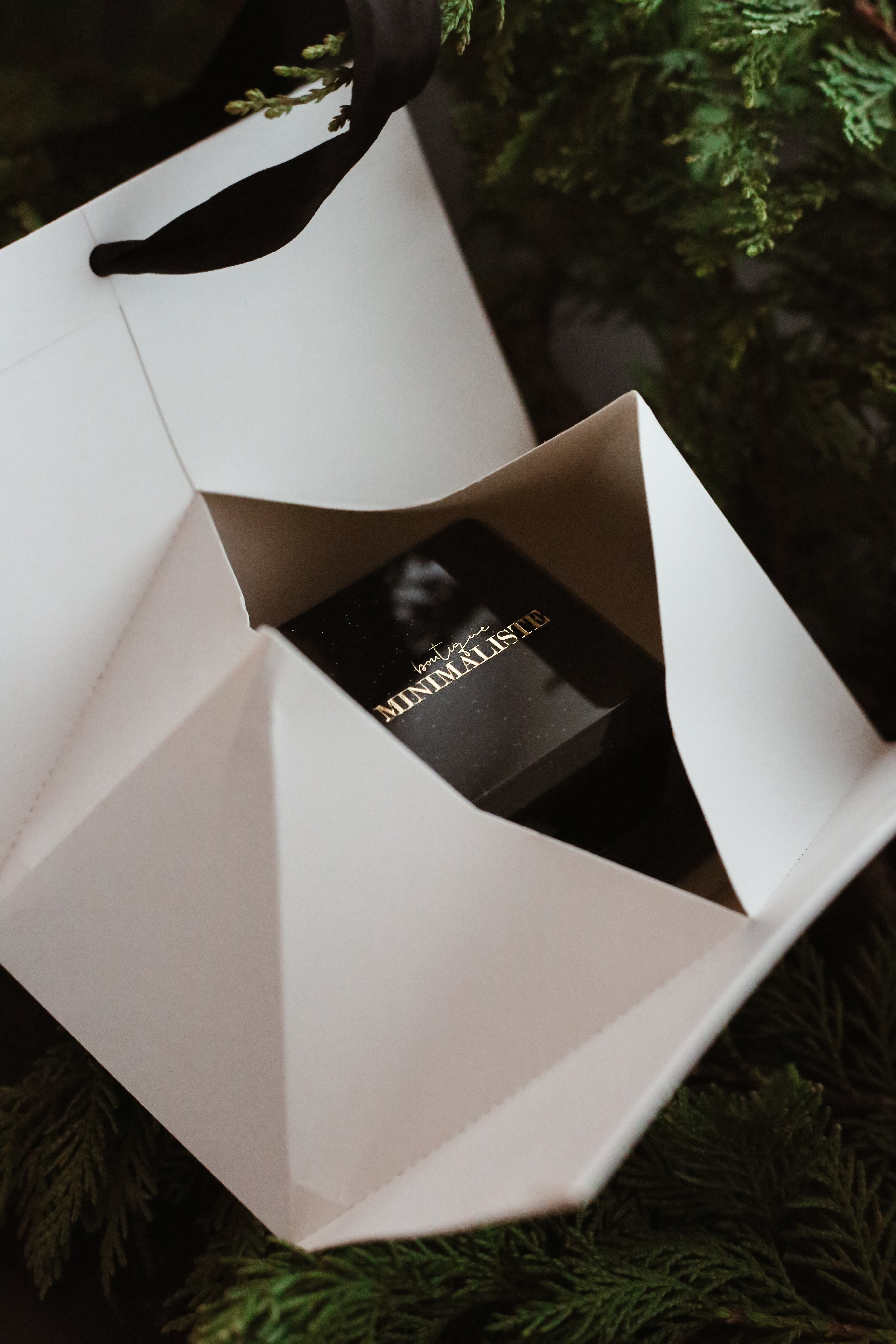 Gift Wrap - Boutique Minimaliste has waterproof, durable, elegant and vintage inspired jewelry