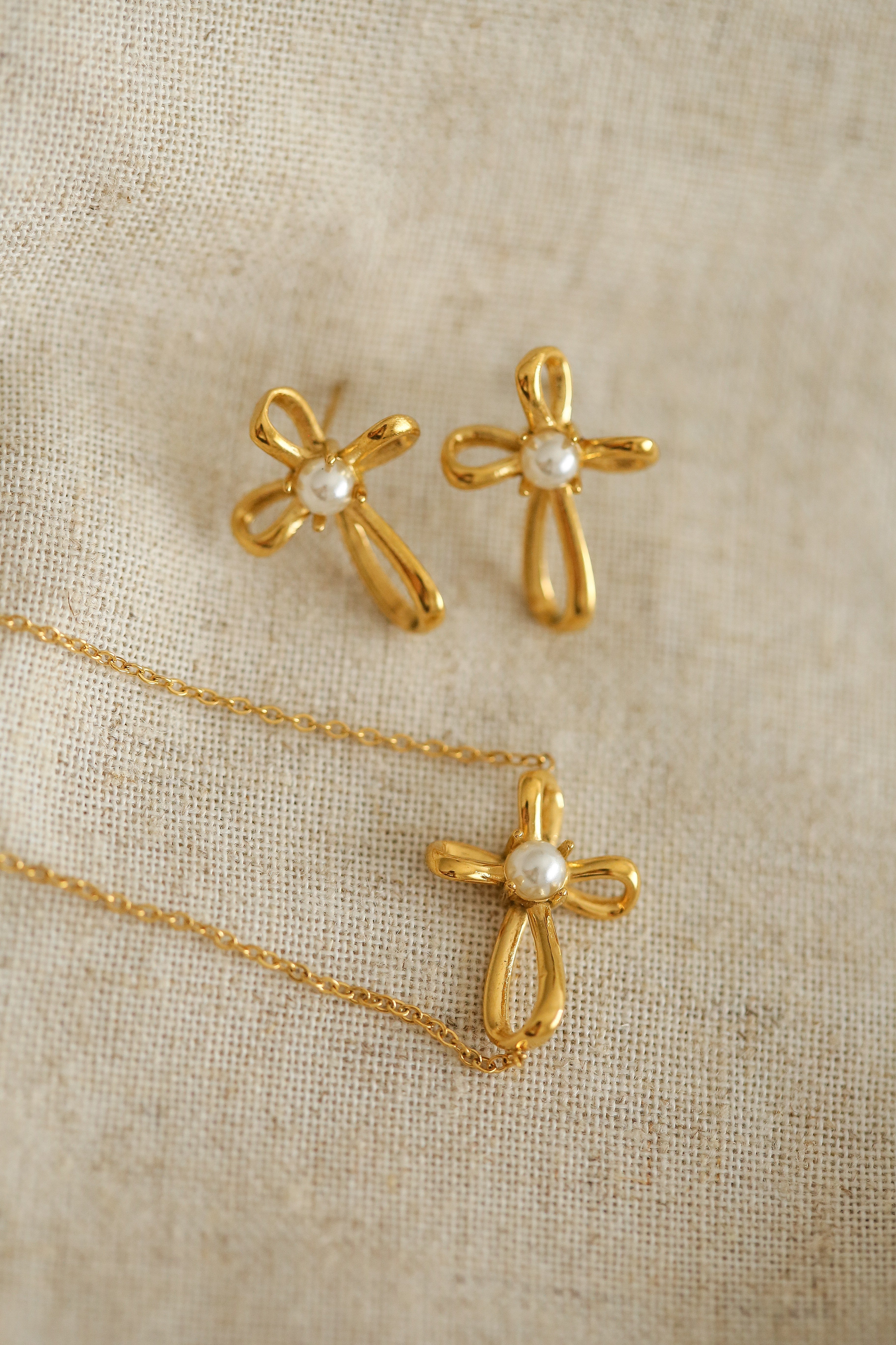 Isabeau Bracelet - has waterproof, durable, elegant and vintage inspired jewelry