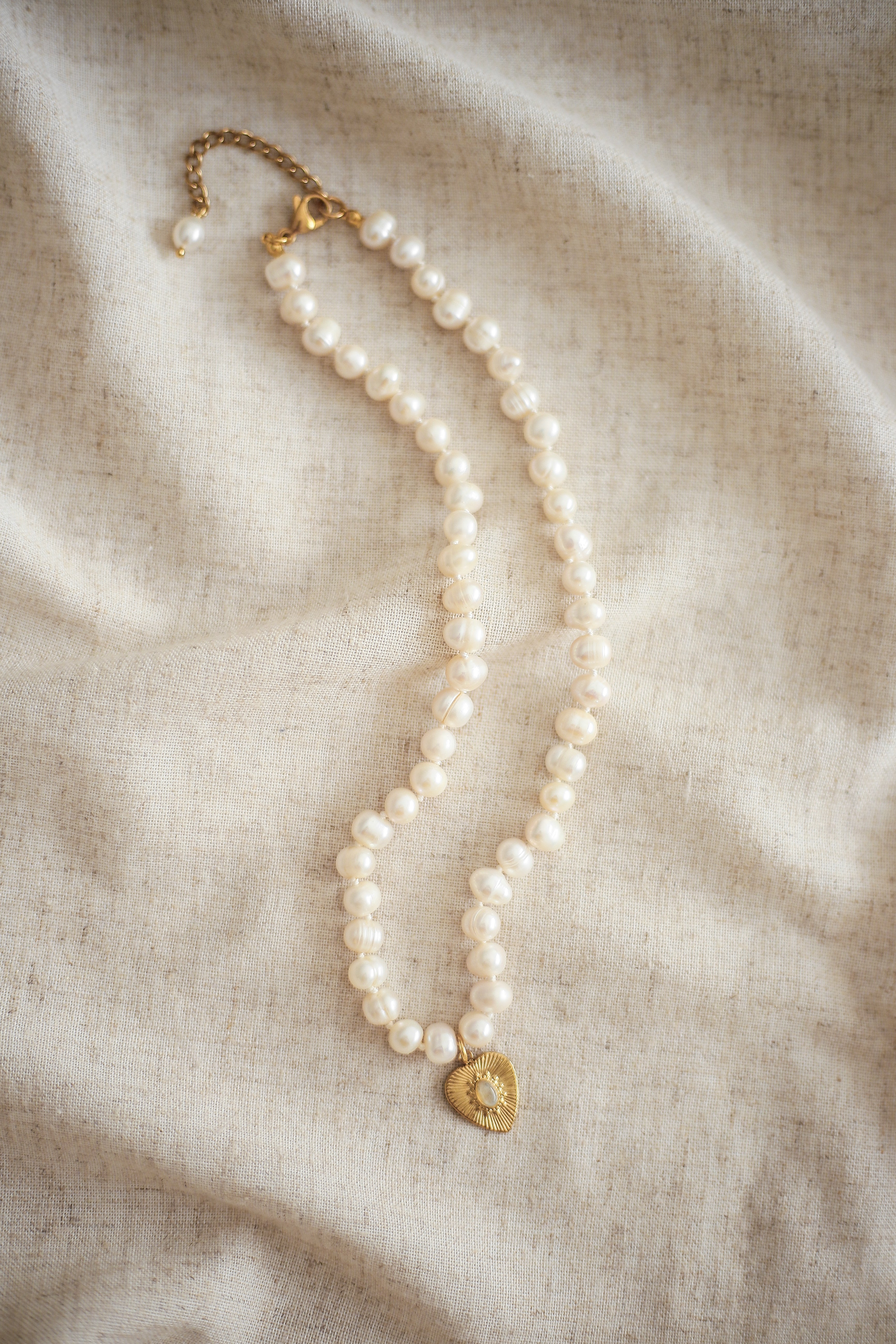 Marguerite Pearl Necklace - has waterproof, durable, elegant and vintage inspired jewelry