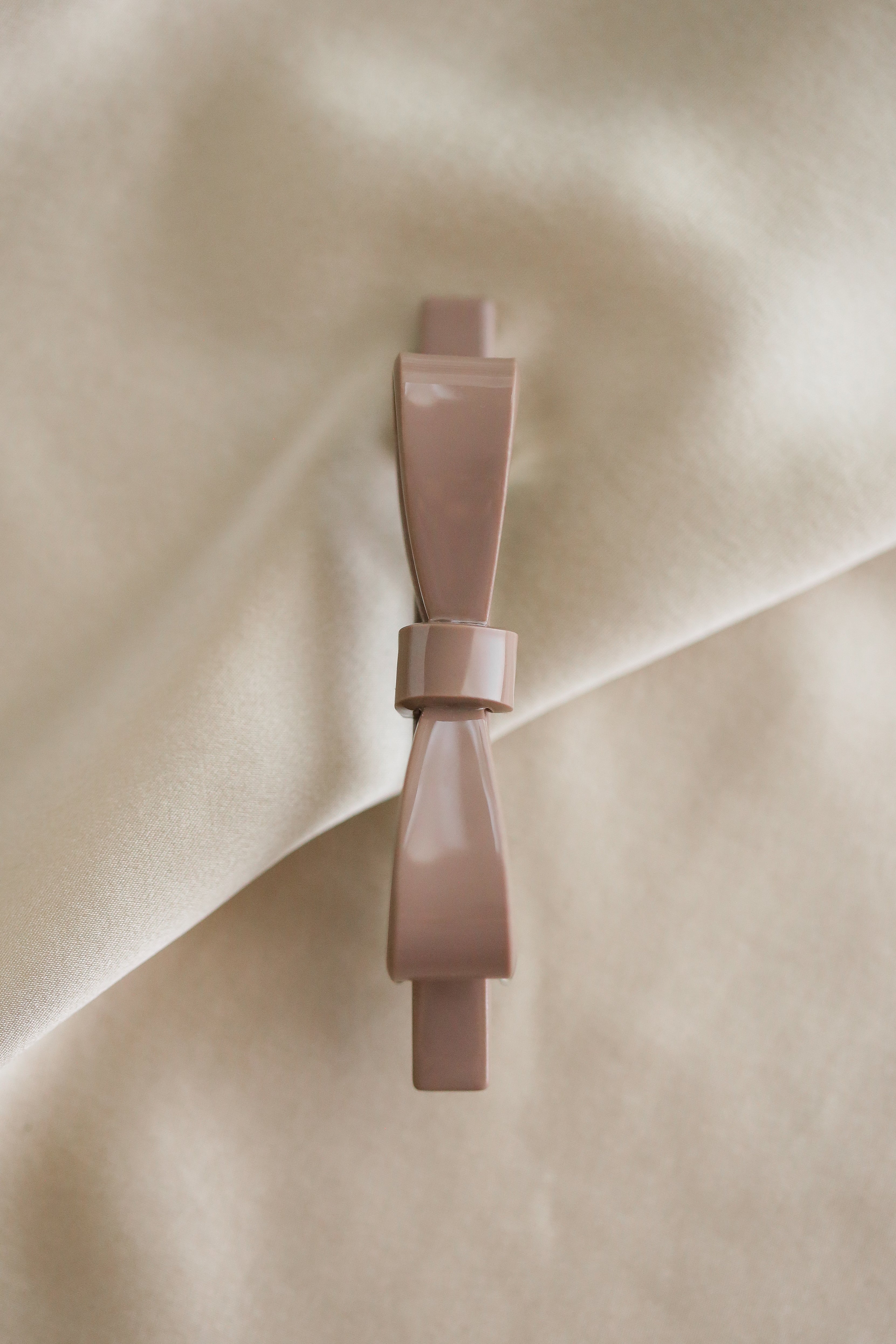 Mary Bow Barrette - Boutique Minimaliste has waterproof, durable, elegant and vintage inspired jewelry